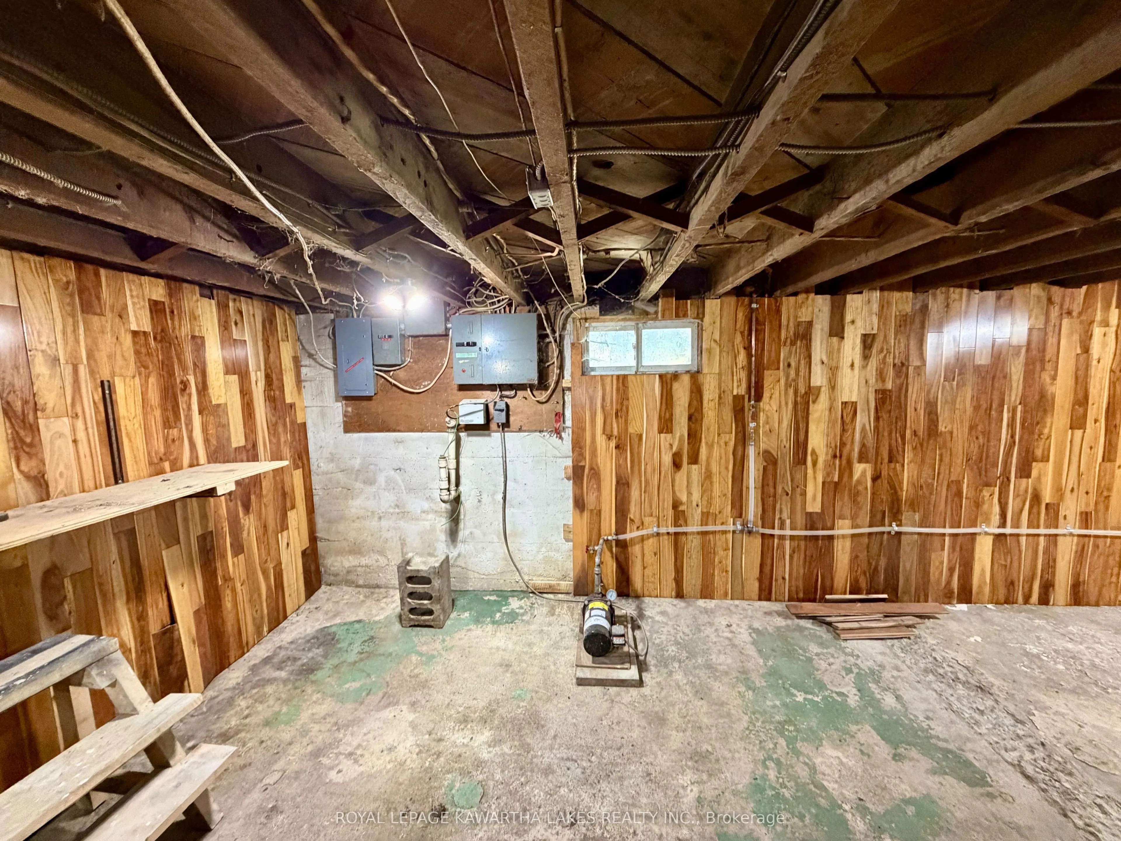 833 Woodville Road