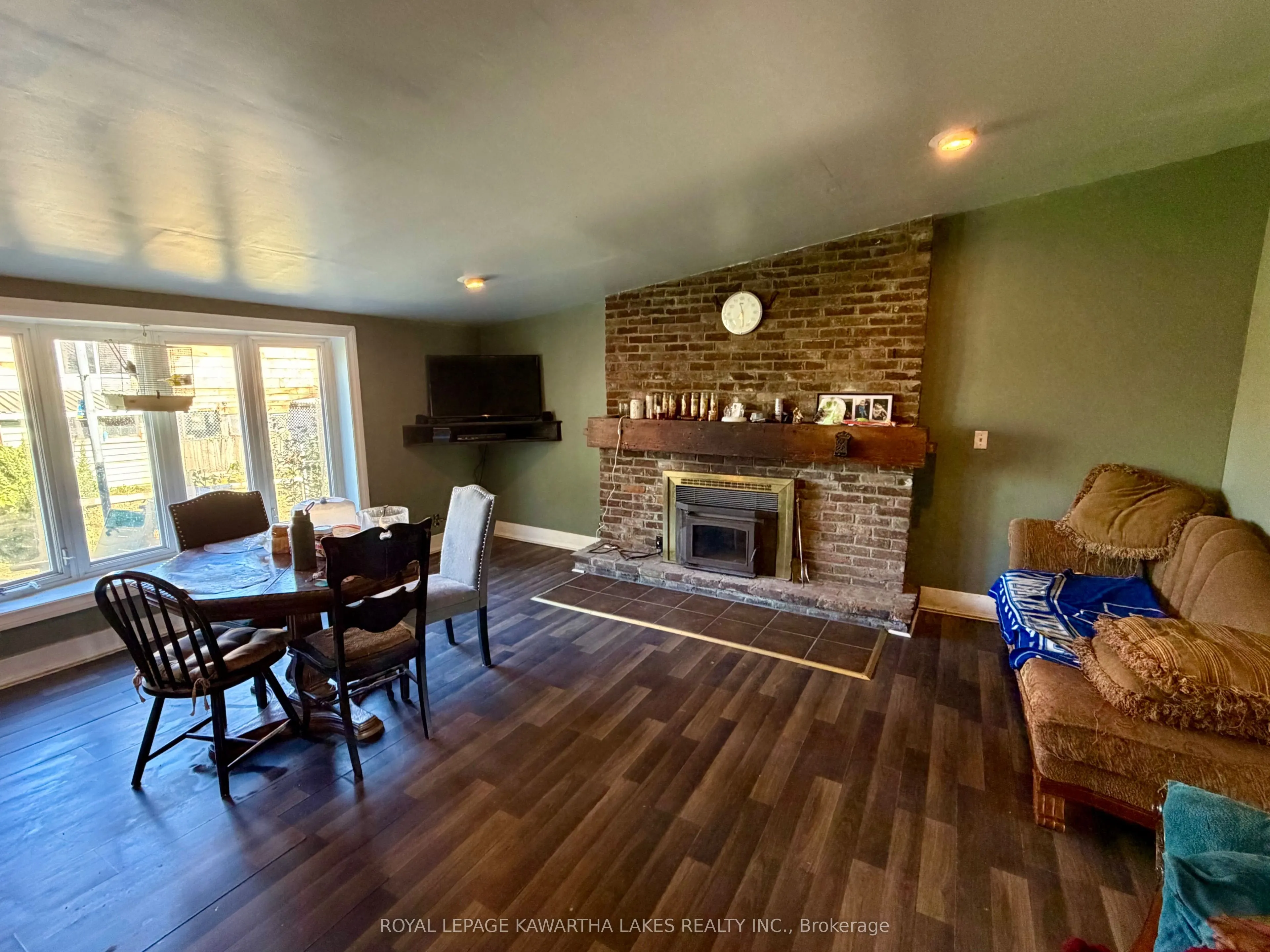833 Woodville Road