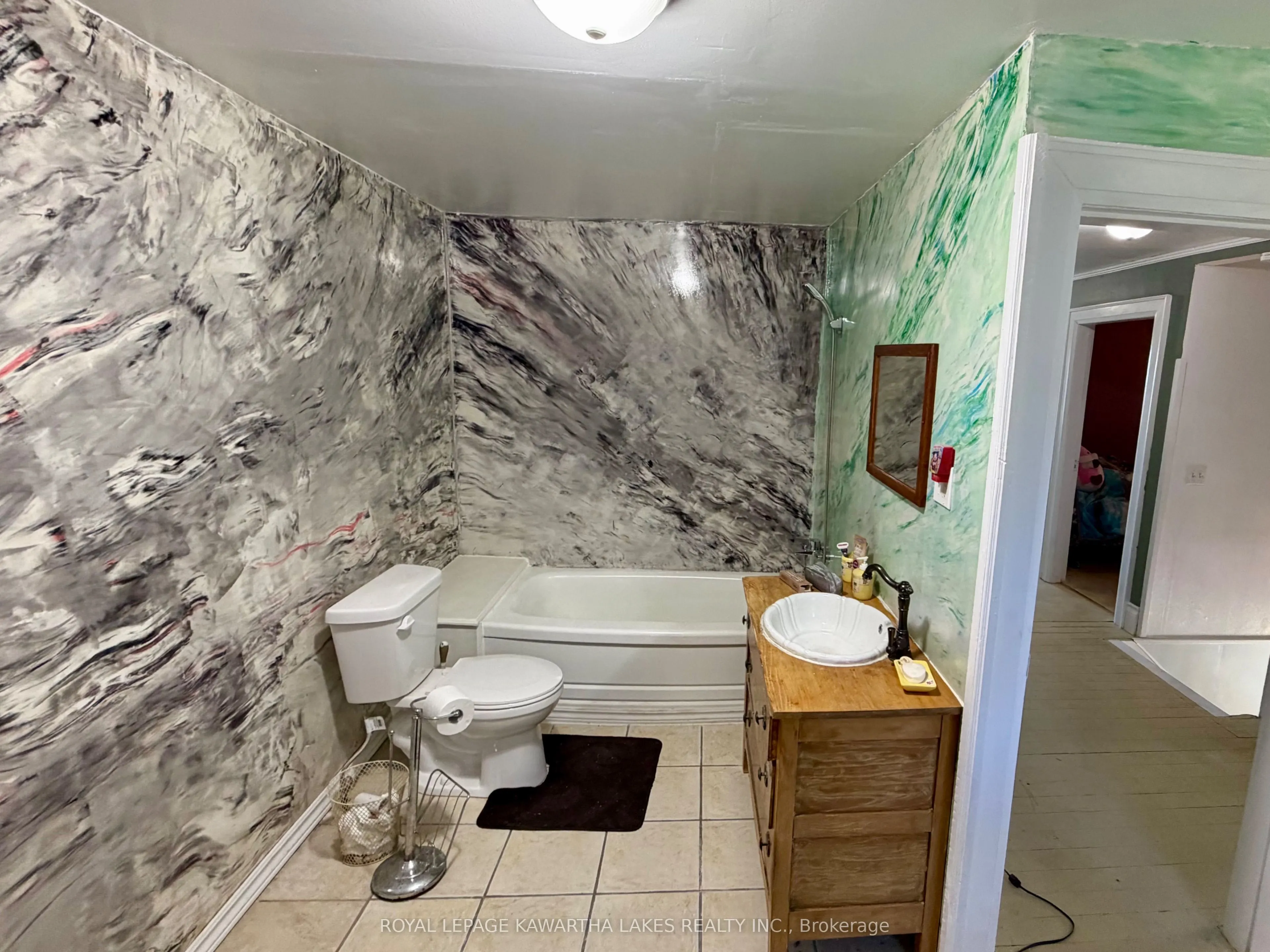 833 Woodville Road