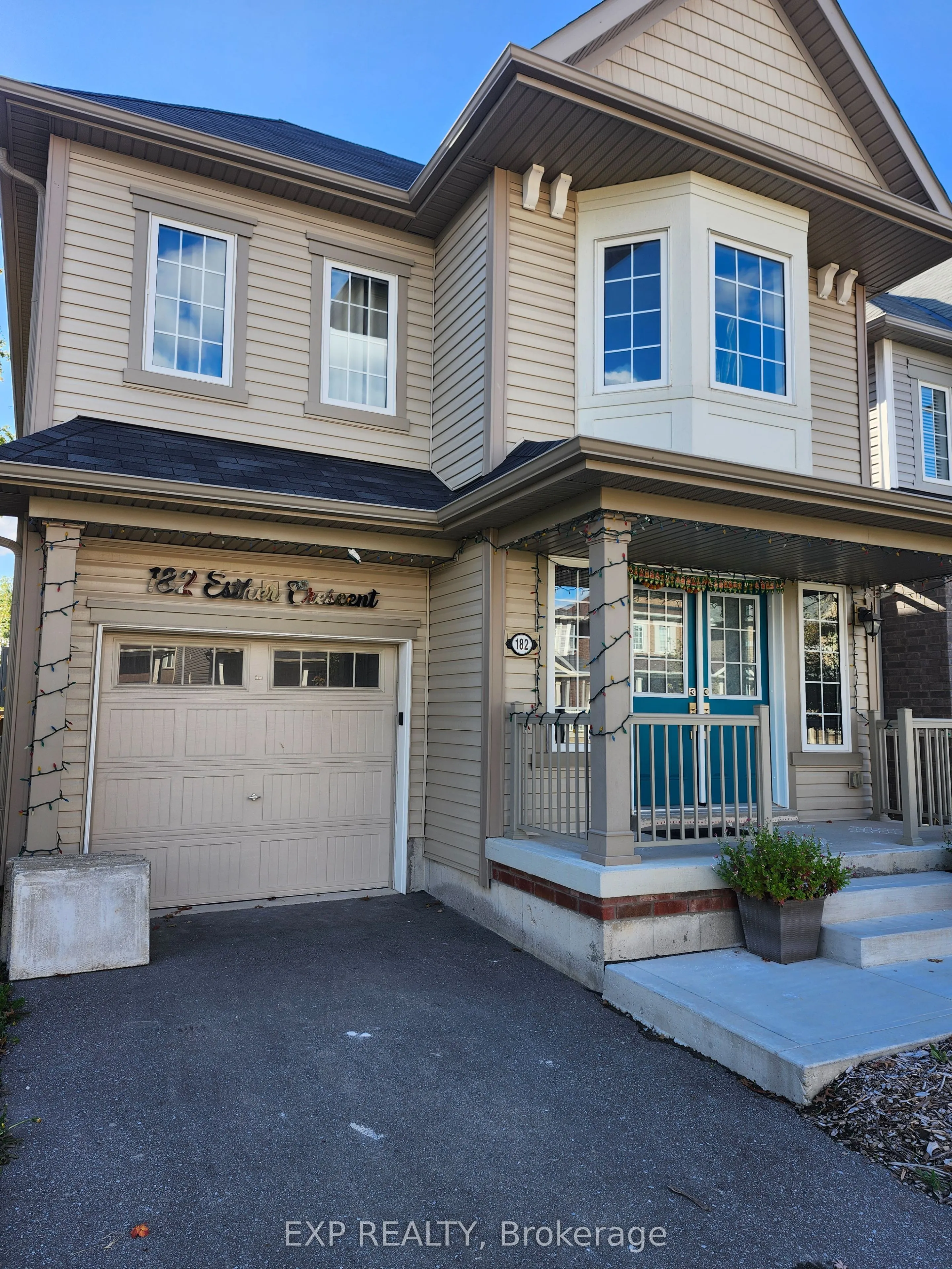 182 ESTHER Crescent