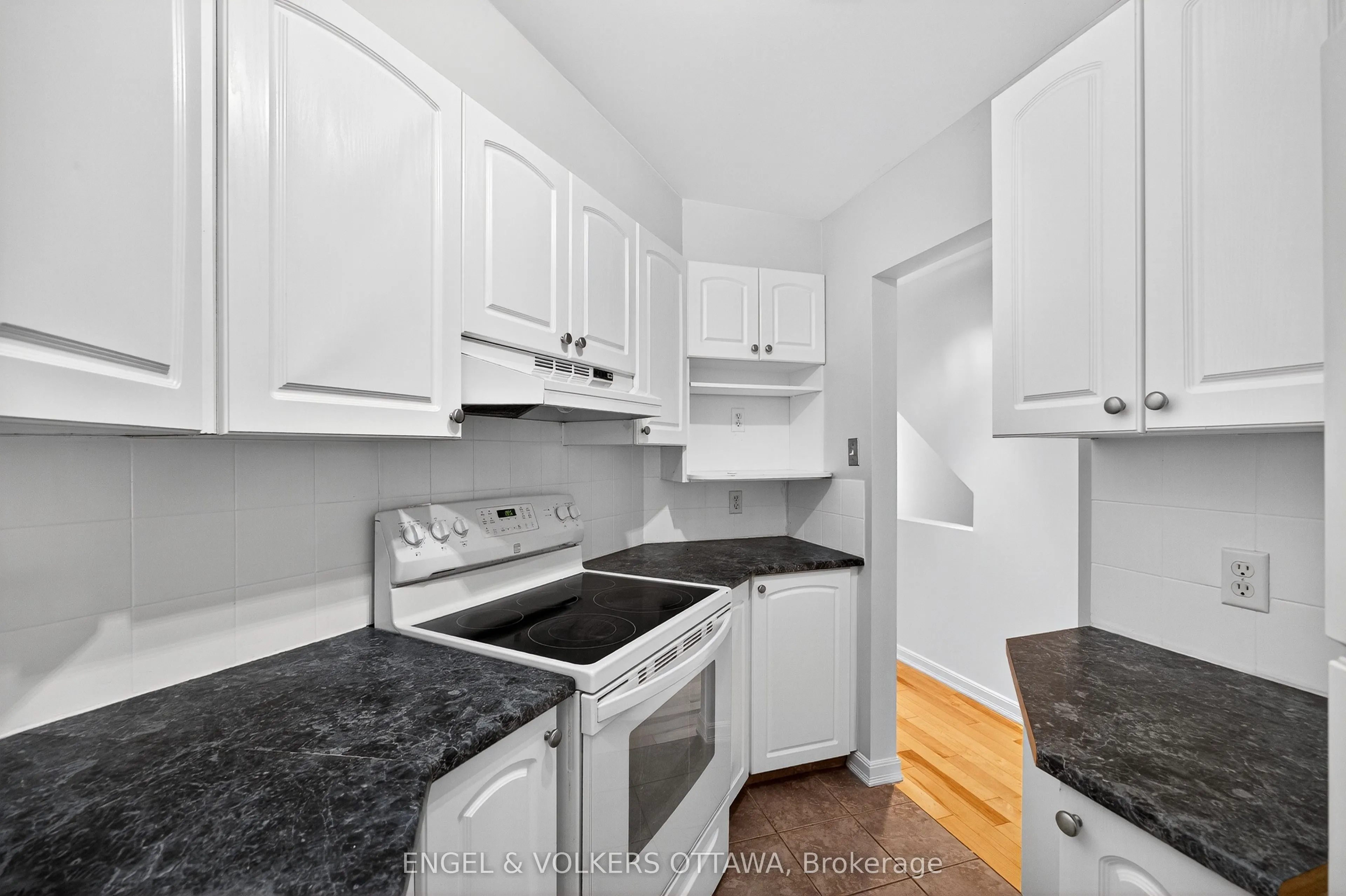 294 Gloucester Street, #294