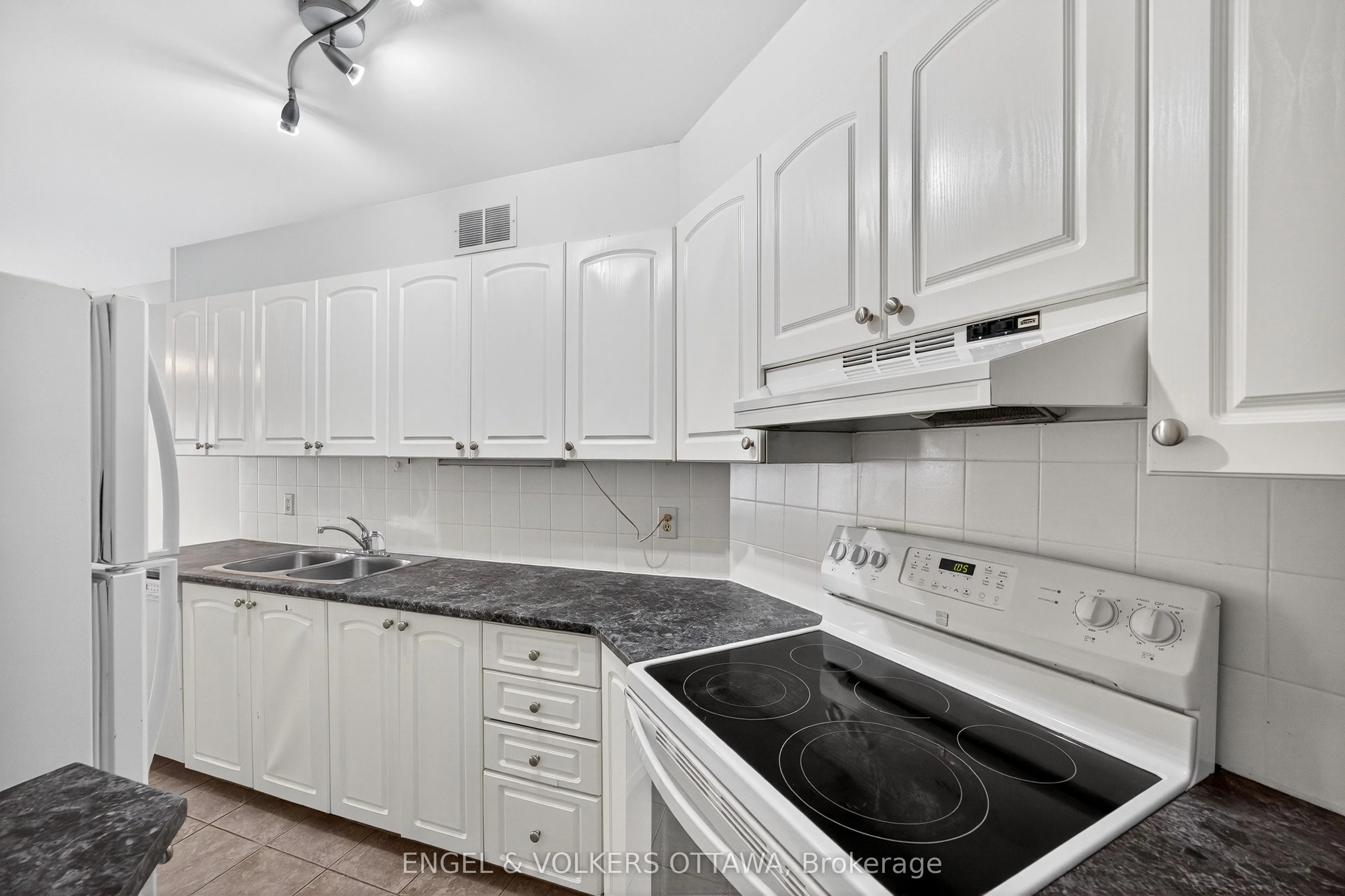 294 Gloucester Street, #294