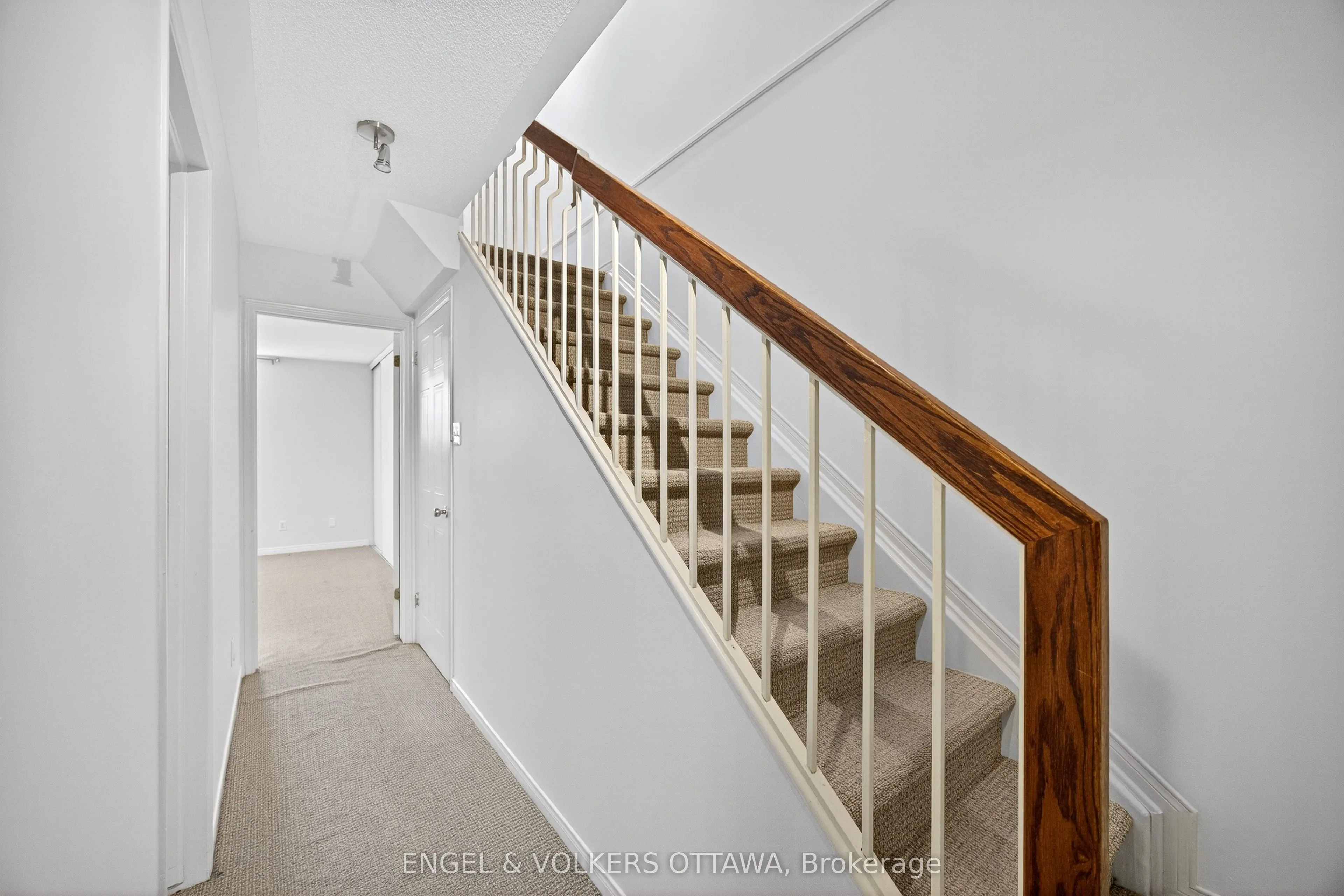 294 Gloucester Street, #294