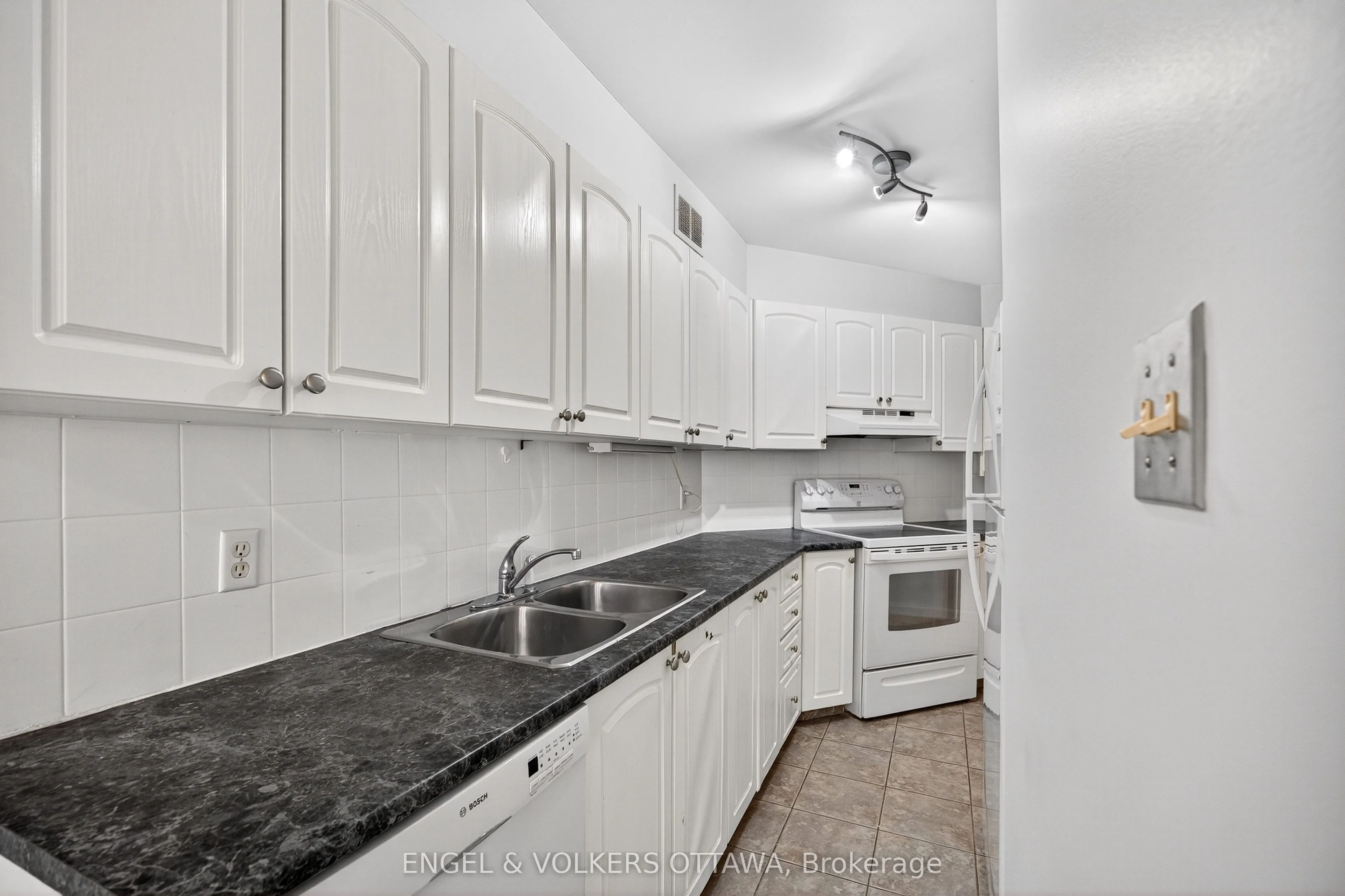 294 Gloucester Street, #294