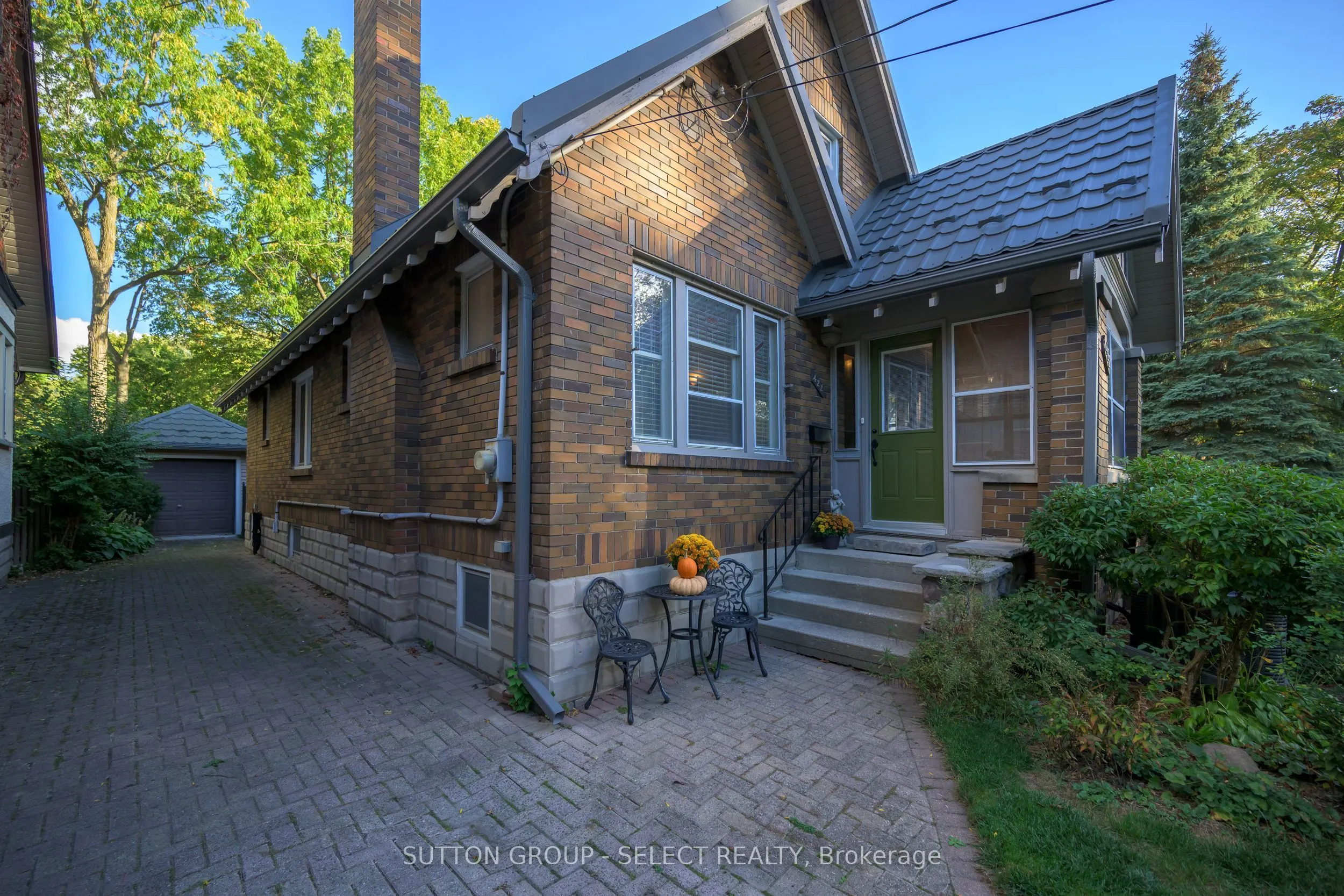 422 CHEAPSIDE Street