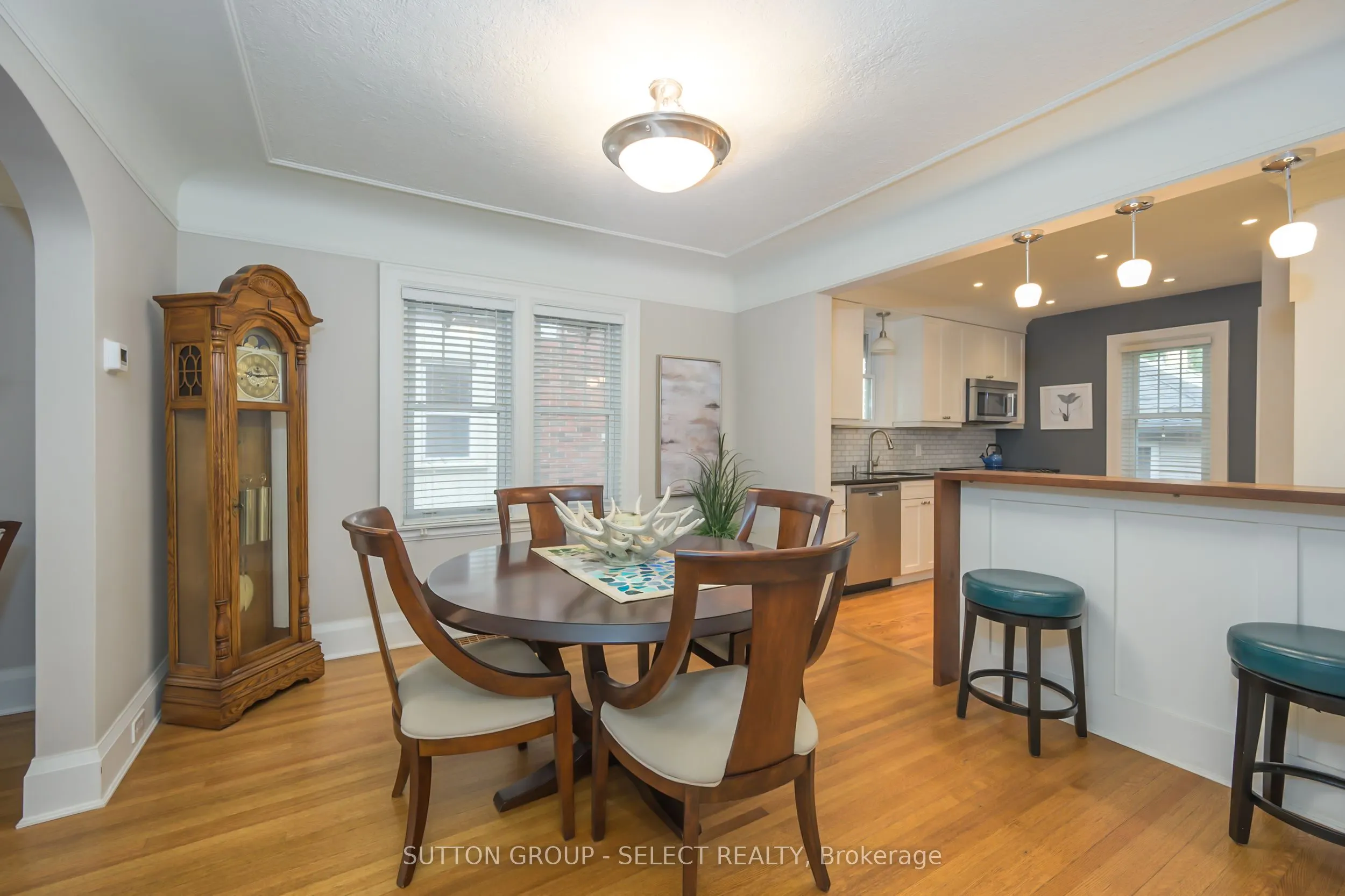 422 CHEAPSIDE Street
