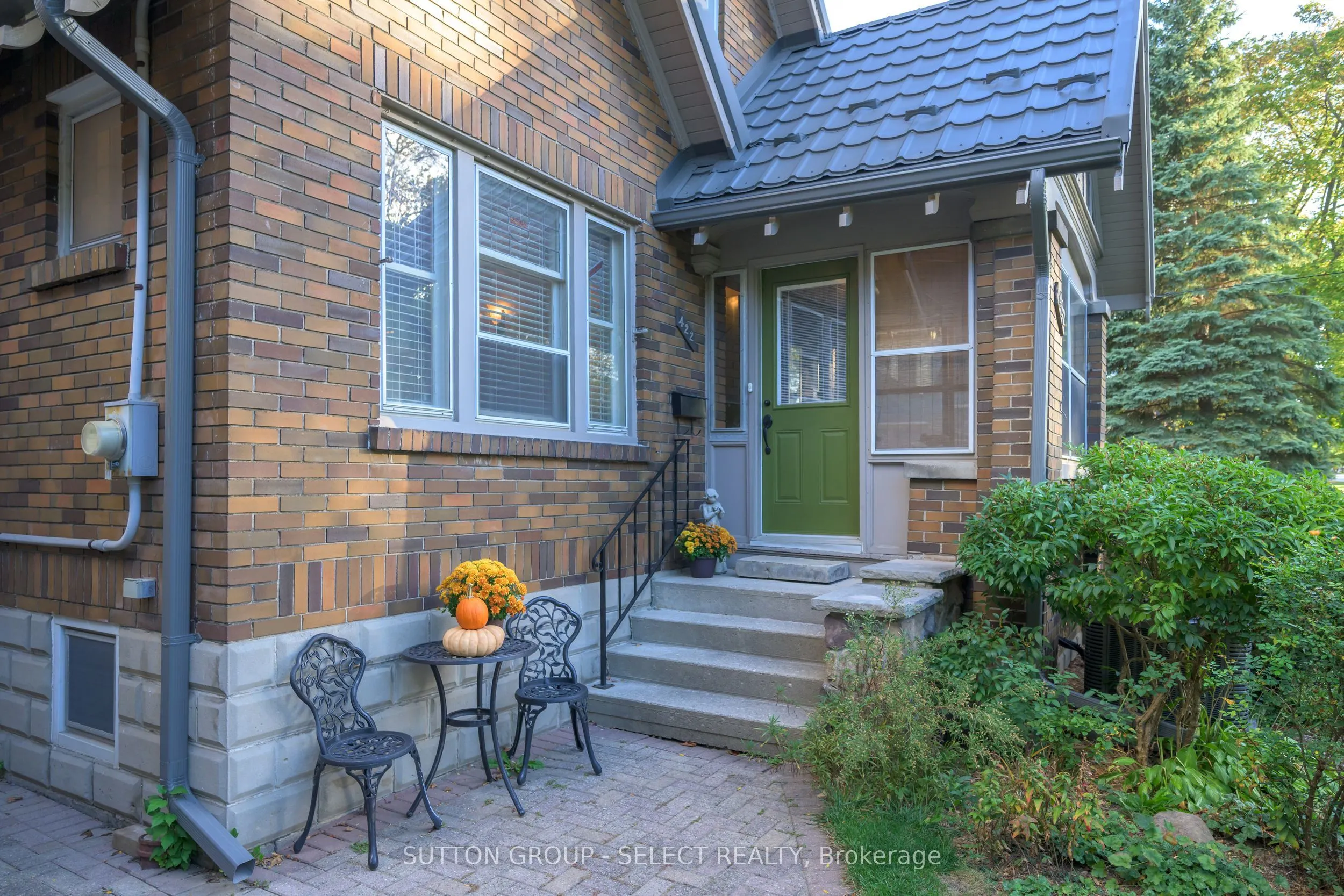 422 CHEAPSIDE Street