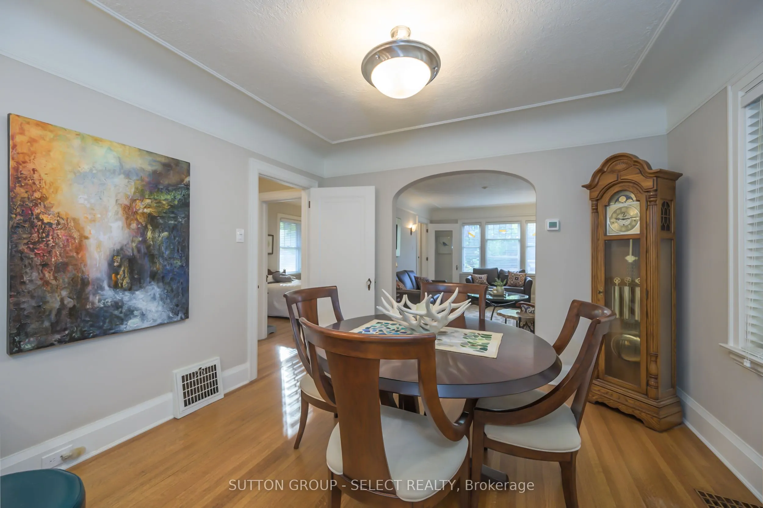 422 CHEAPSIDE Street