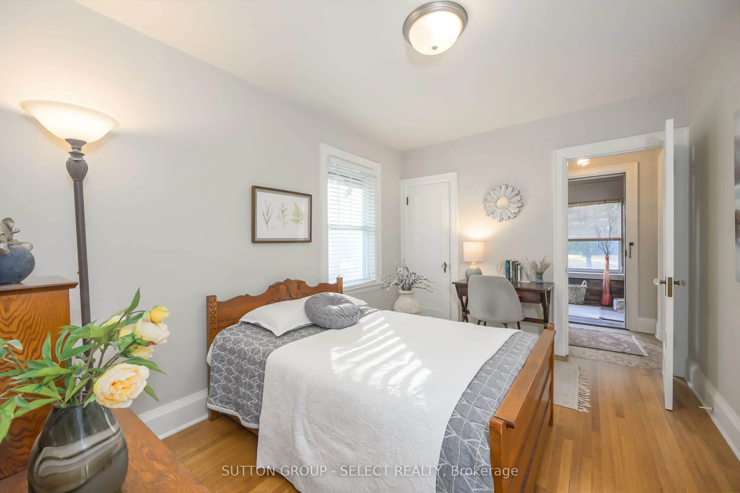 422 CHEAPSIDE Street