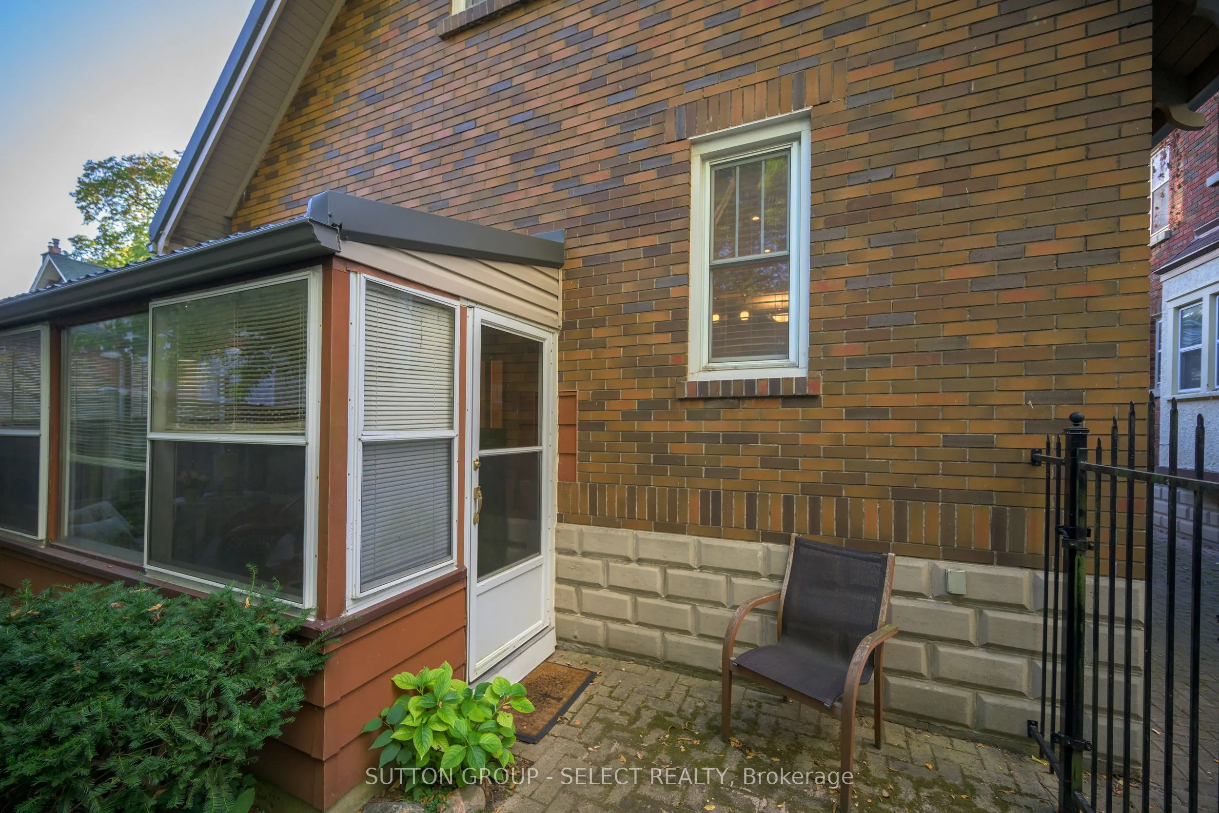 422 CHEAPSIDE Street
