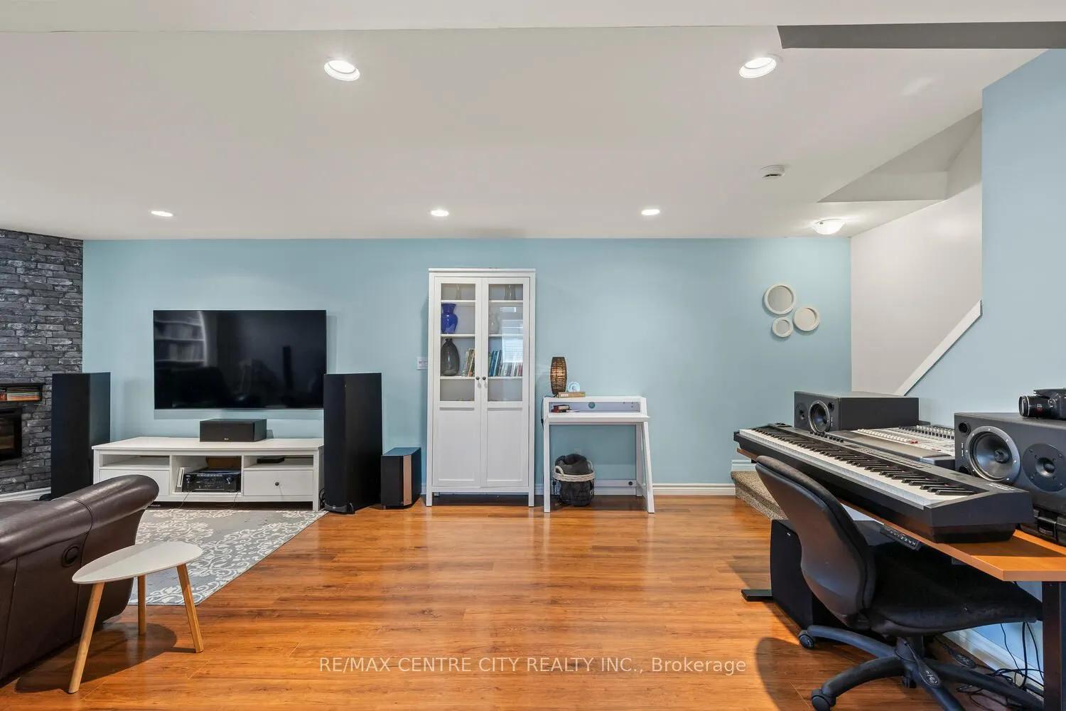5623 Chriselle Place