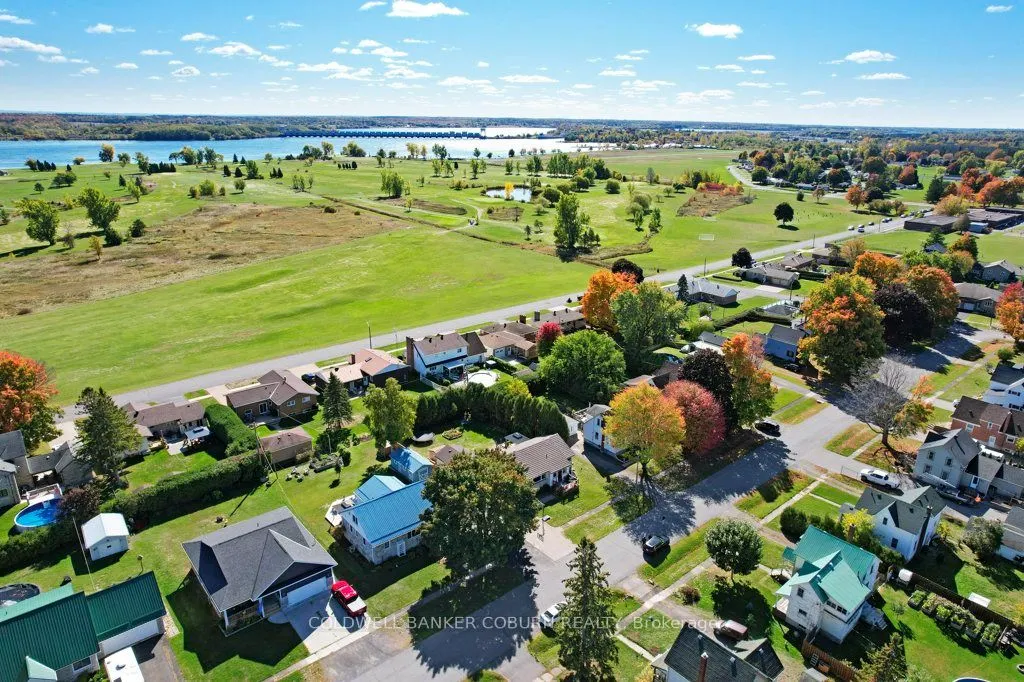 12 Maple Avenue