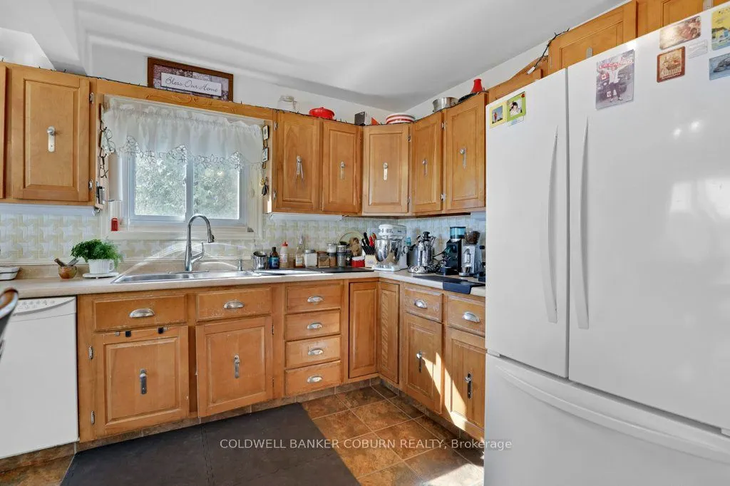 12 Maple Avenue