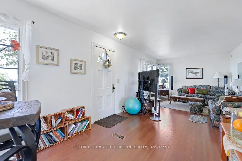 12 Maple Avenue