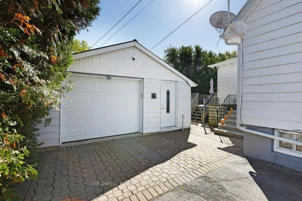 12 Maple Avenue