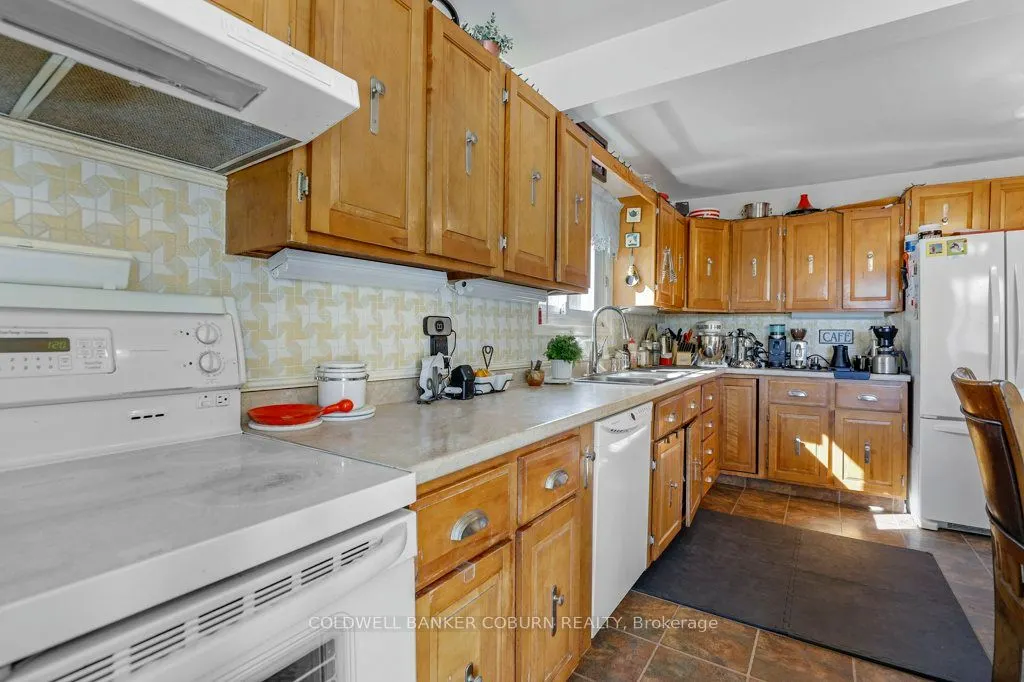 12 Maple Avenue