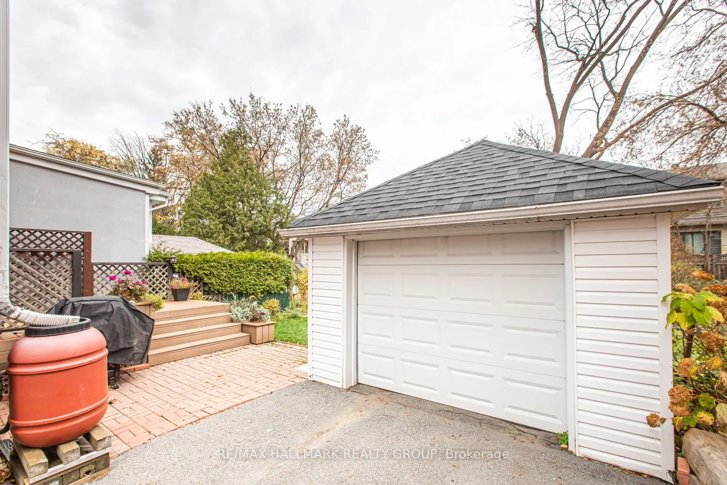 519 COLE Avenue