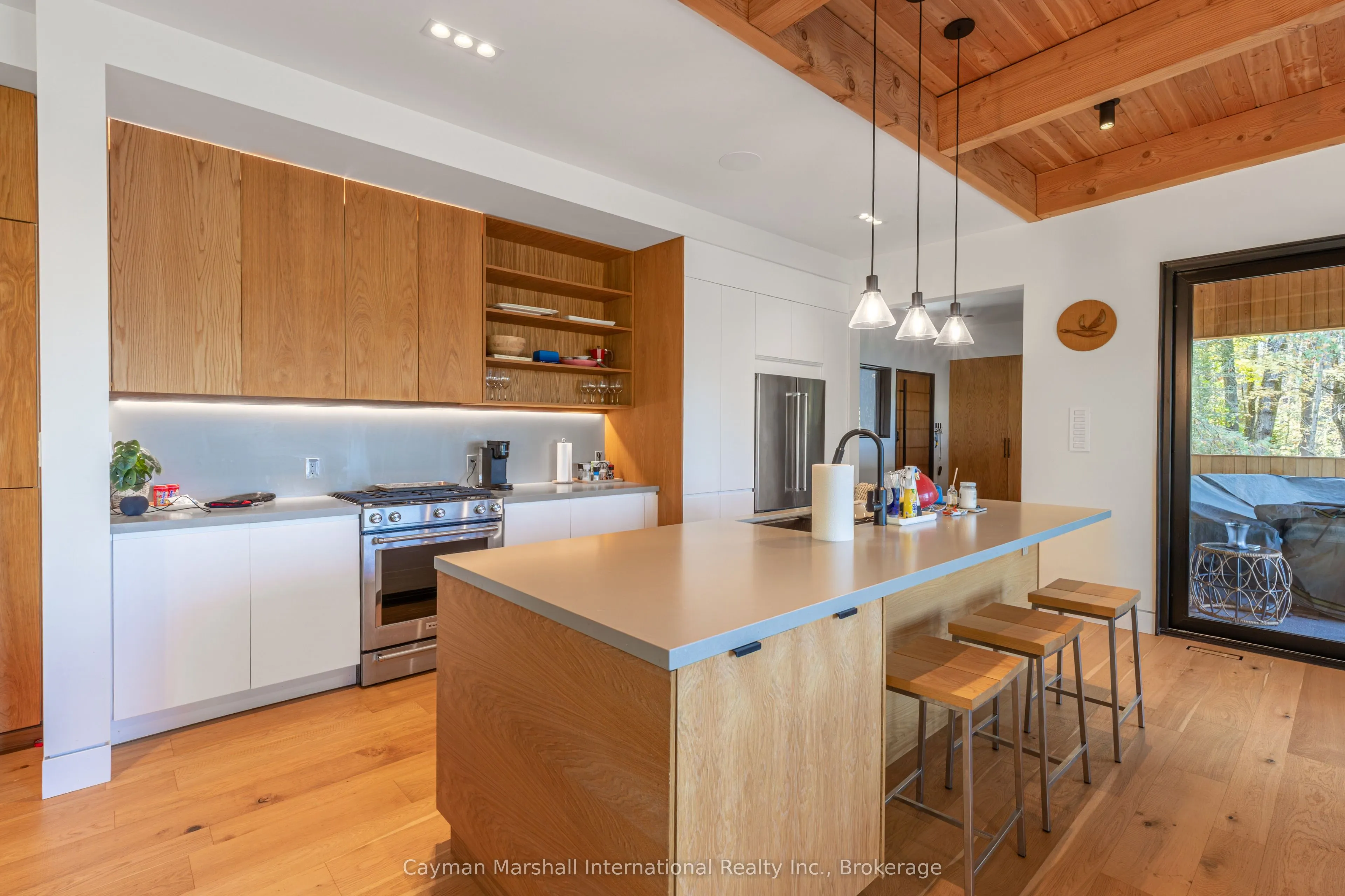 1054 Thomas Road