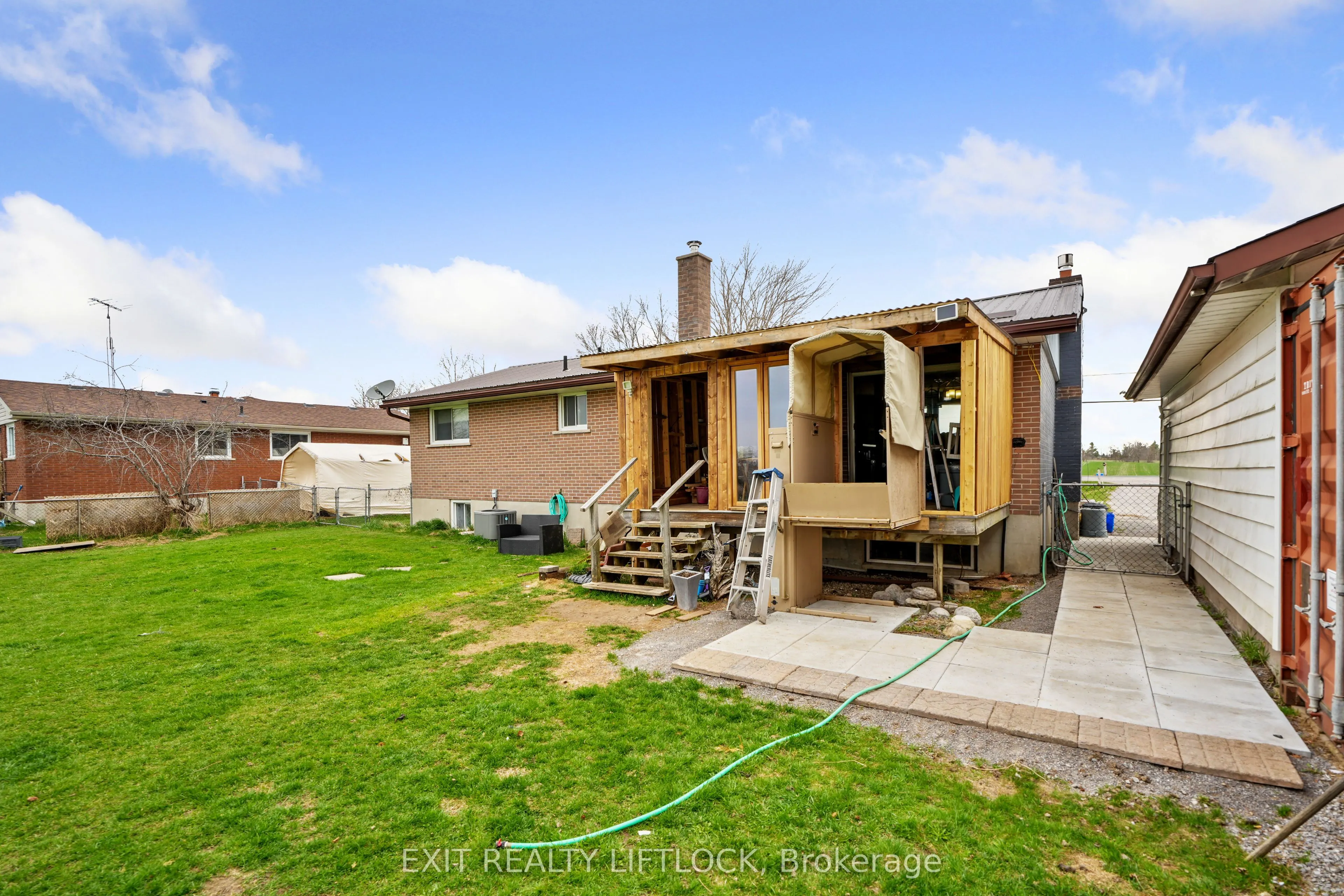 1688 Tara Road