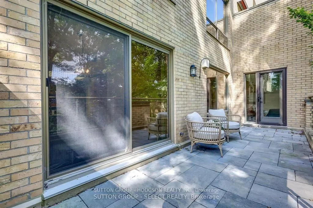 250 Sydenham Street, #203