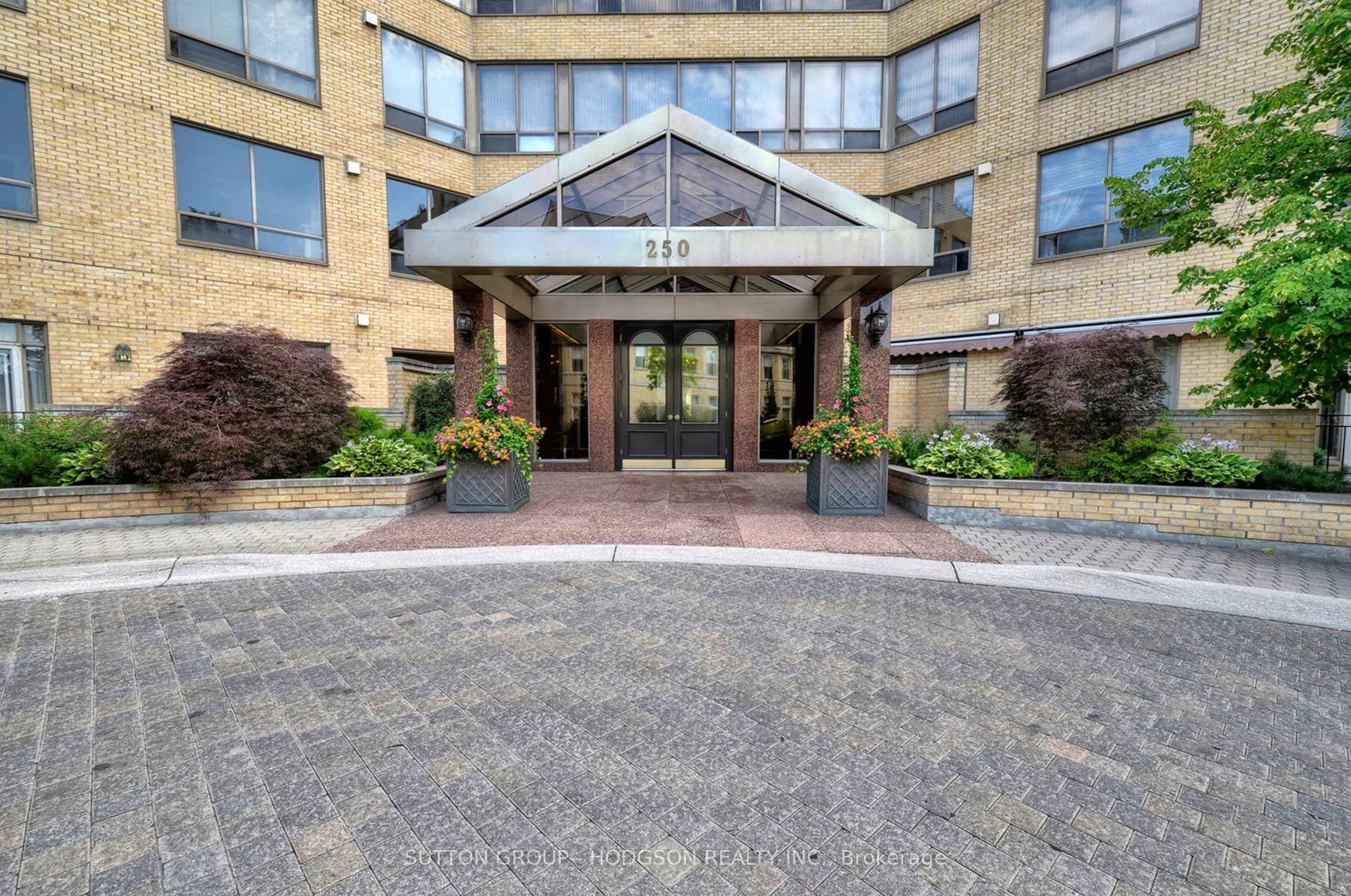 250 Sydenham Street, #203
