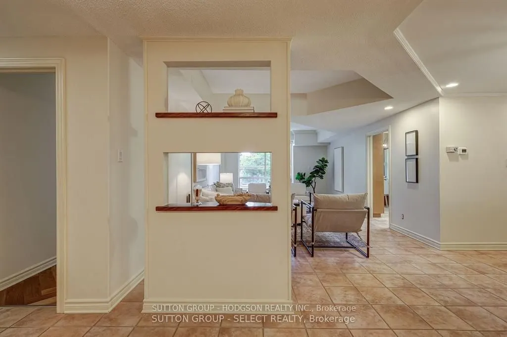 250 Sydenham Street, #203
