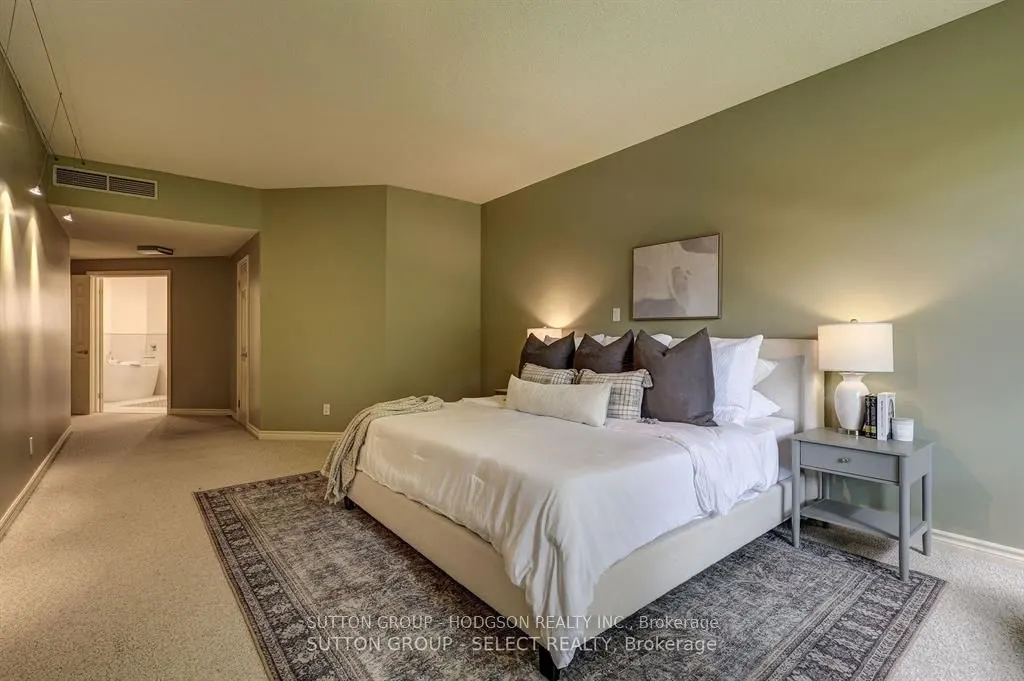 250 Sydenham Street, #203