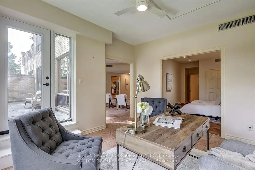 250 Sydenham Street, #203