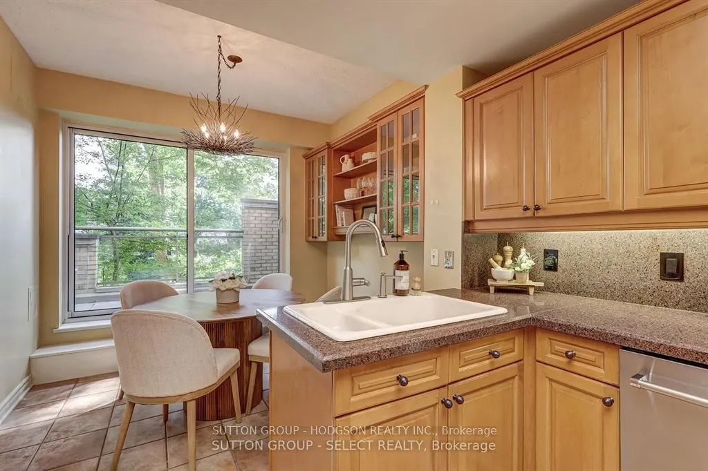 250 Sydenham Street, #203