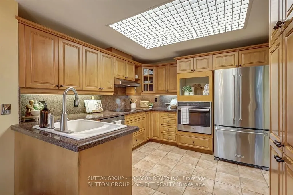 250 Sydenham Street, #203