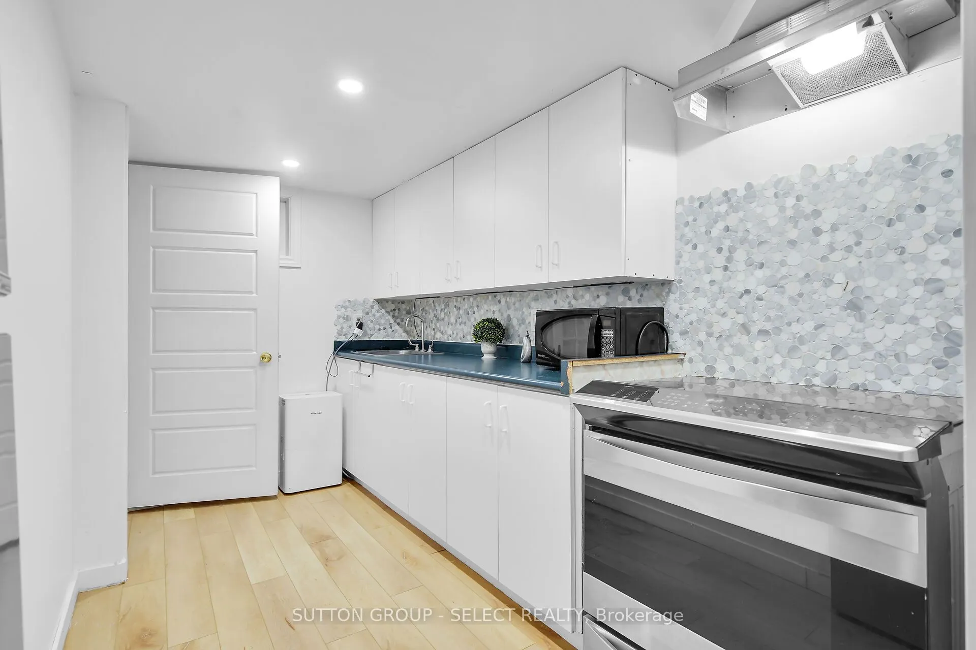 413 Old Wonderland Road