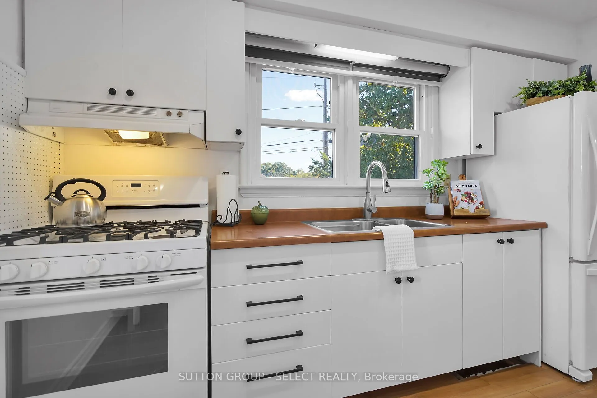 413 Old Wonderland Road