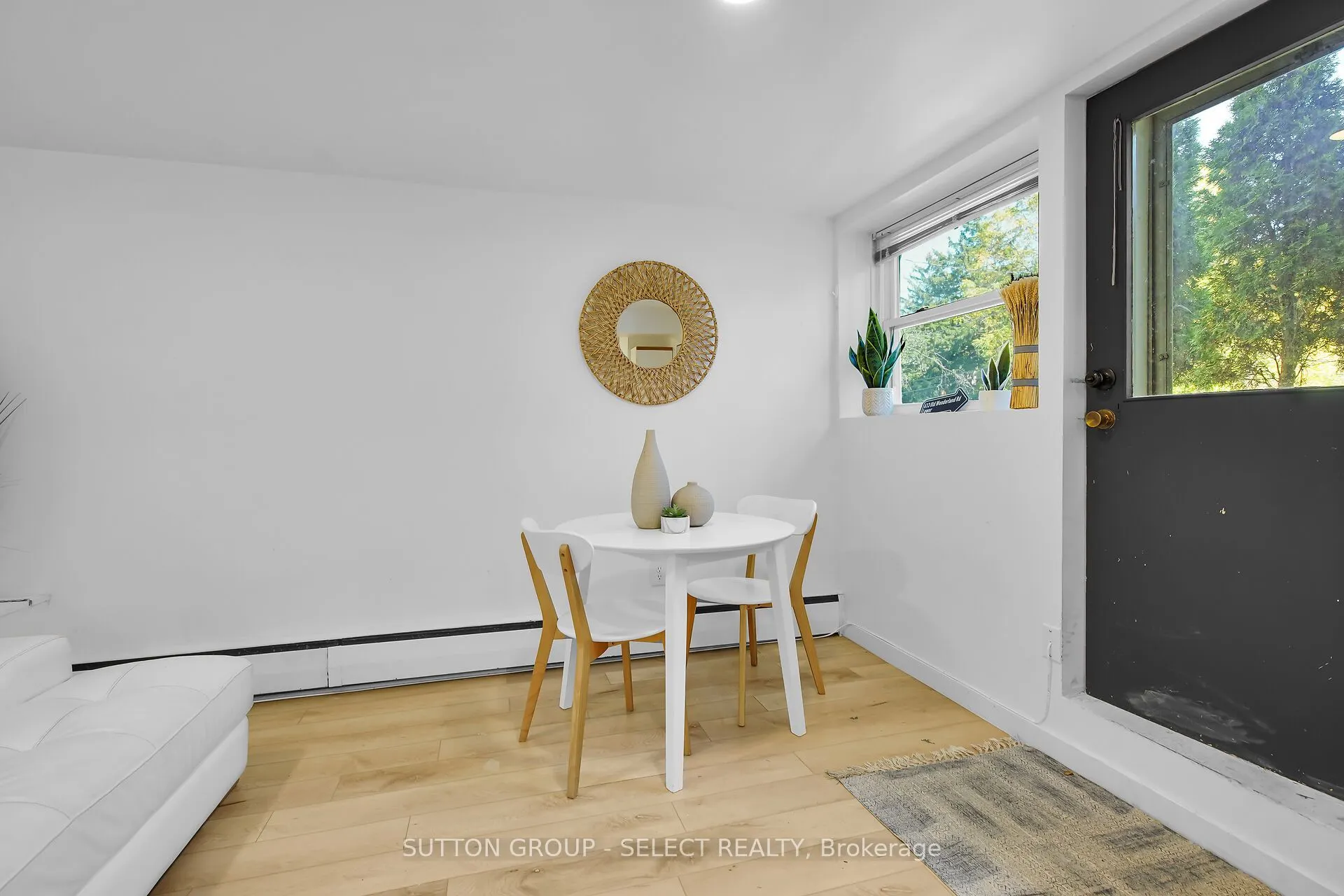 413 Old Wonderland Road