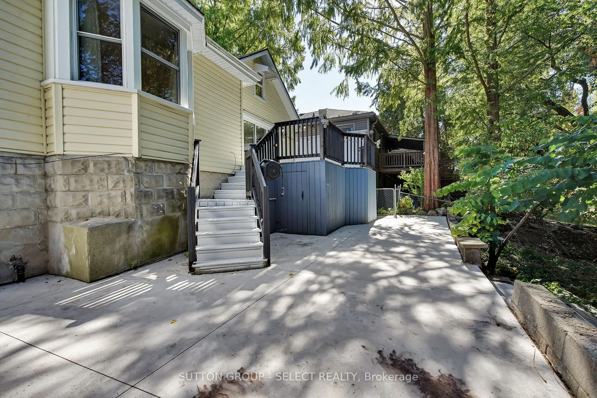 413 Old Wonderland Road