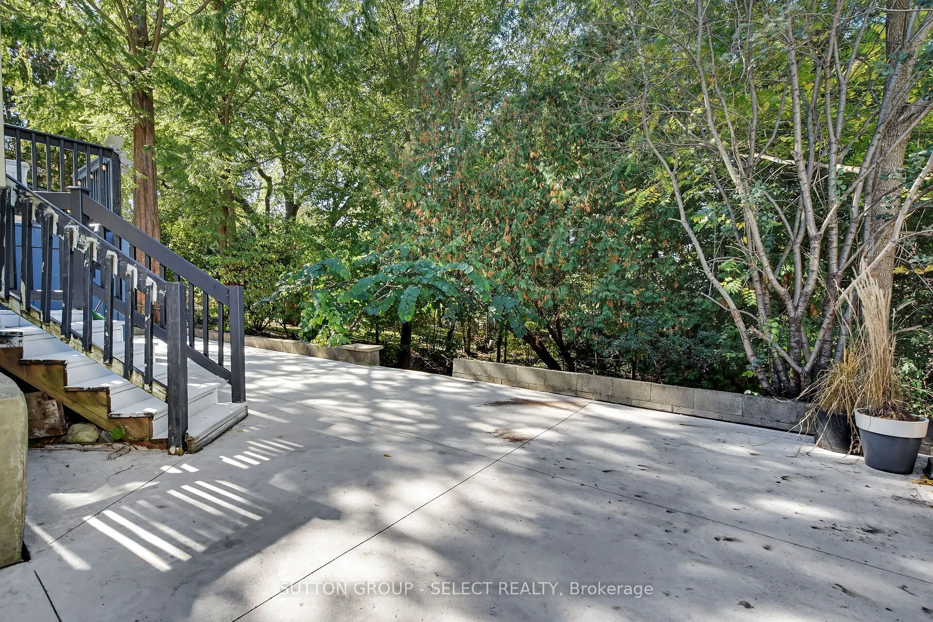 413 Old Wonderland Road