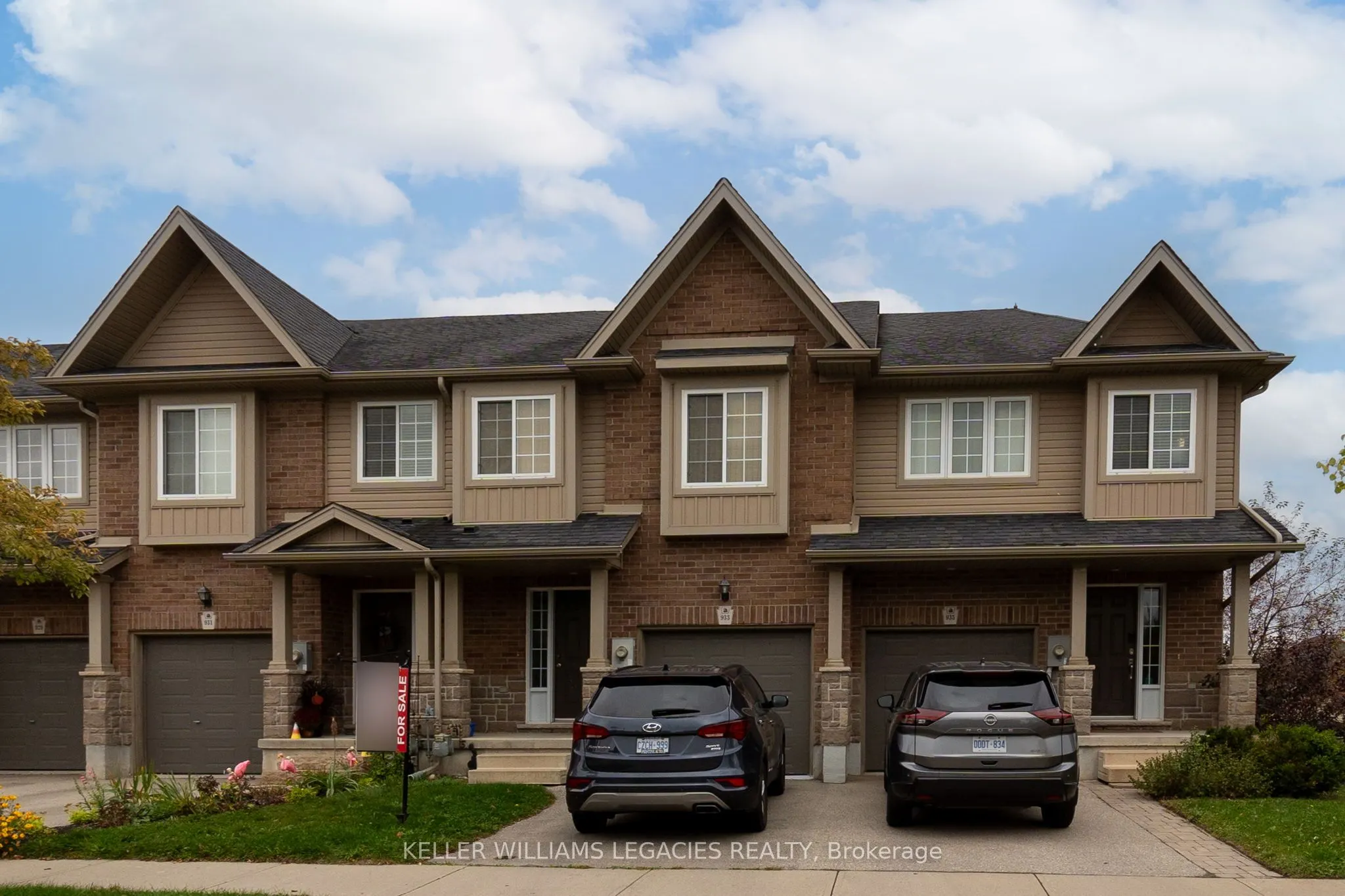 933 Zeller Crescent