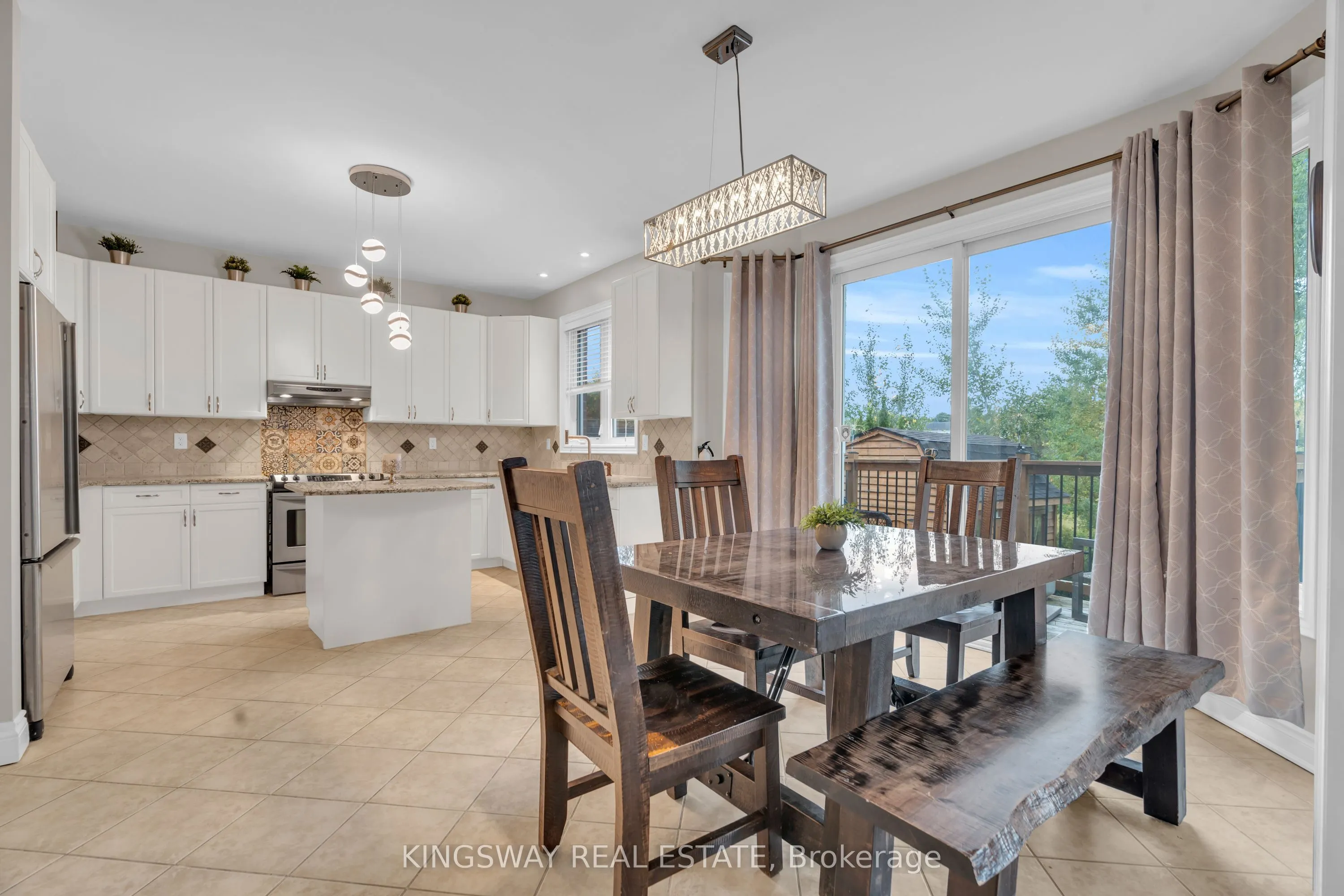75 CHASE Crescent