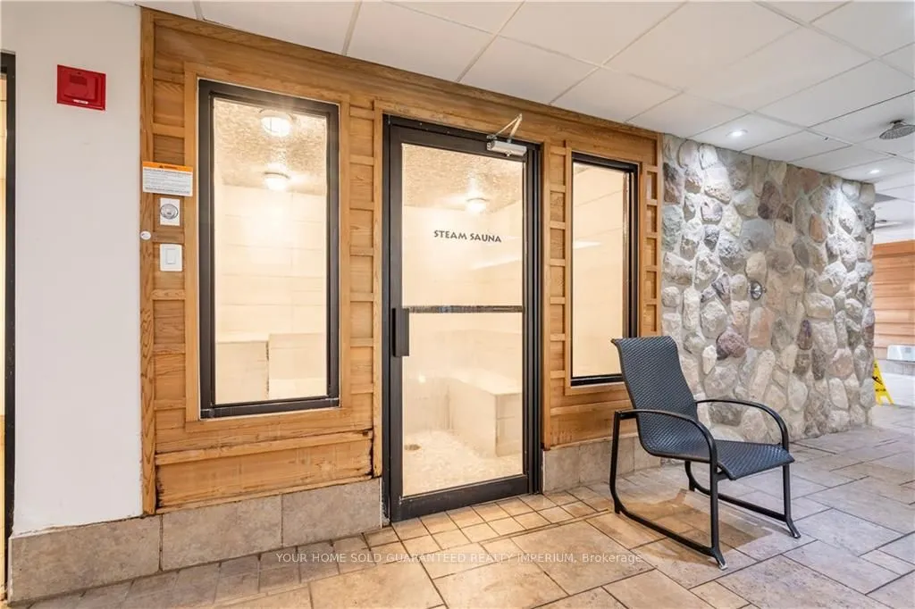 150 Charlton Avenue E, #1406