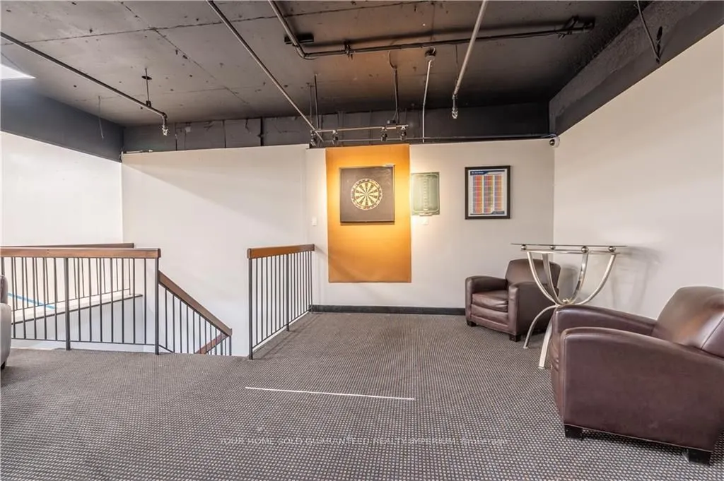 150 Charlton Avenue E, #1406