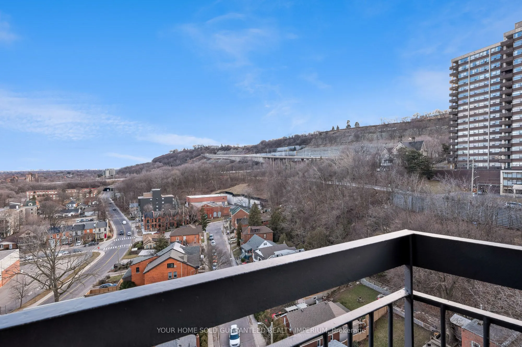 150 Charlton Avenue E, #1406