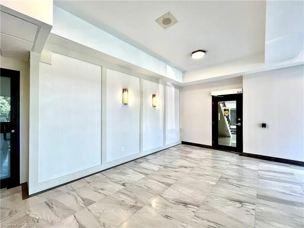 150 Charlton Avenue E, #1406