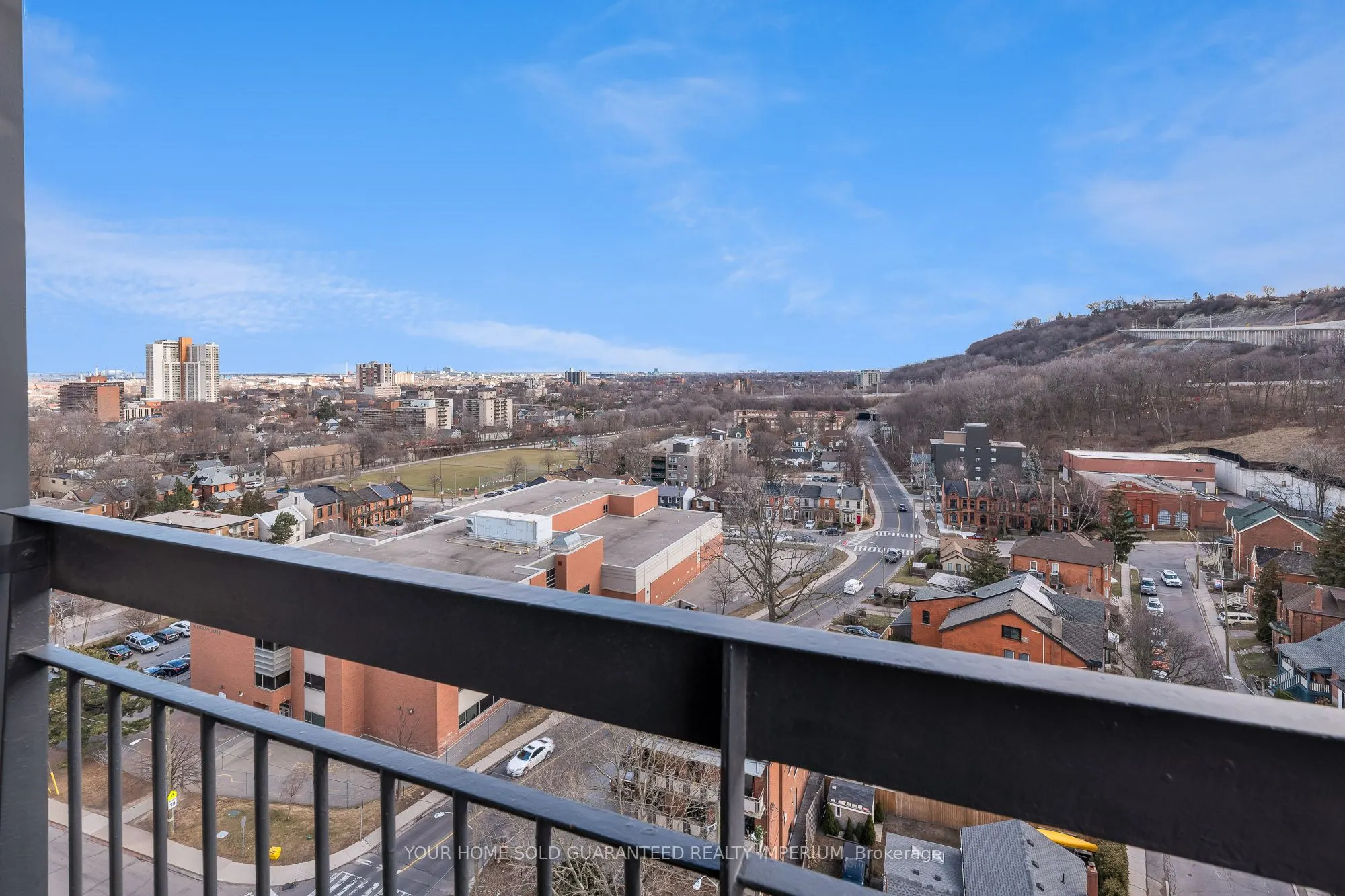 150 Charlton Avenue E, #1406