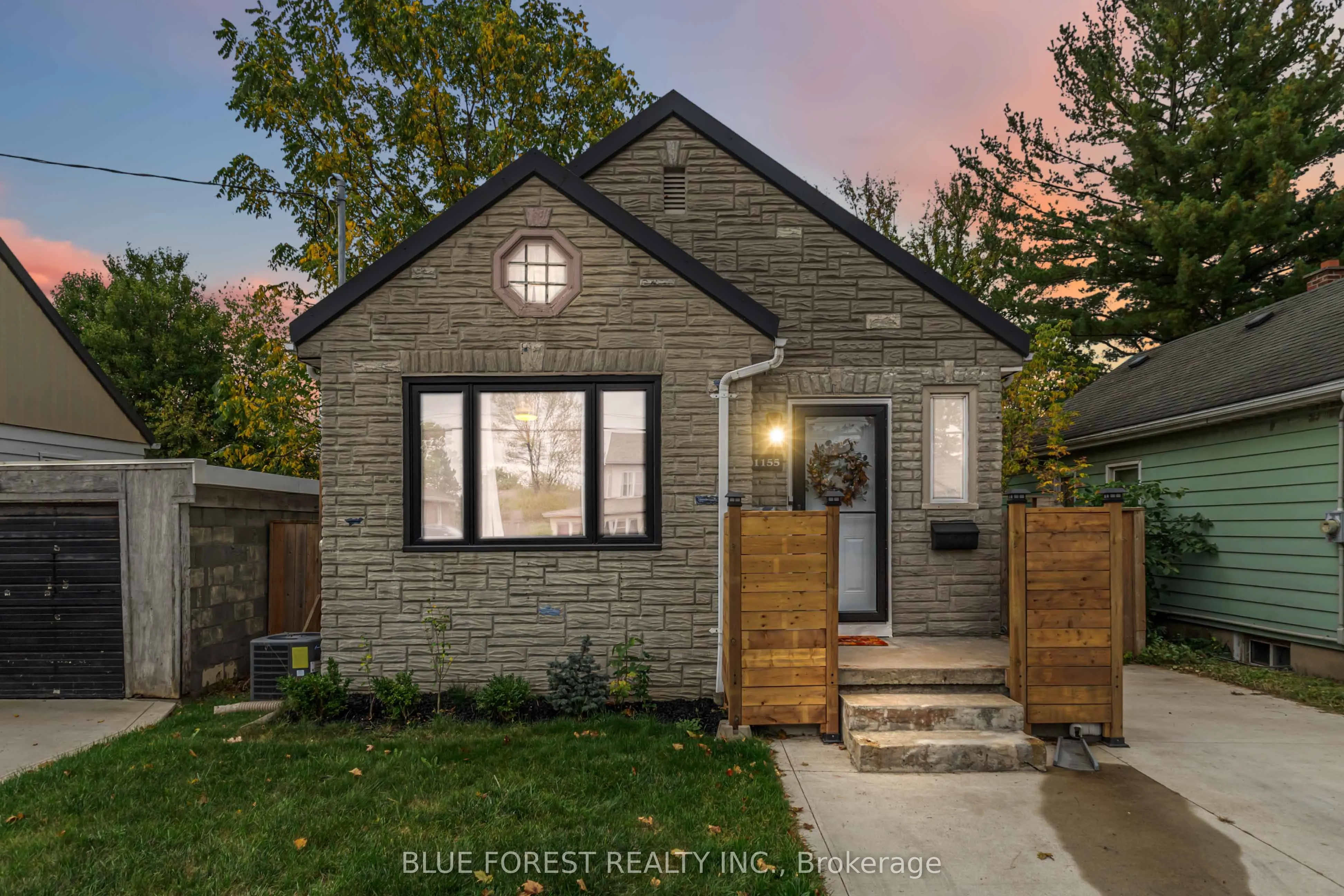 1155 Trafalgar Street