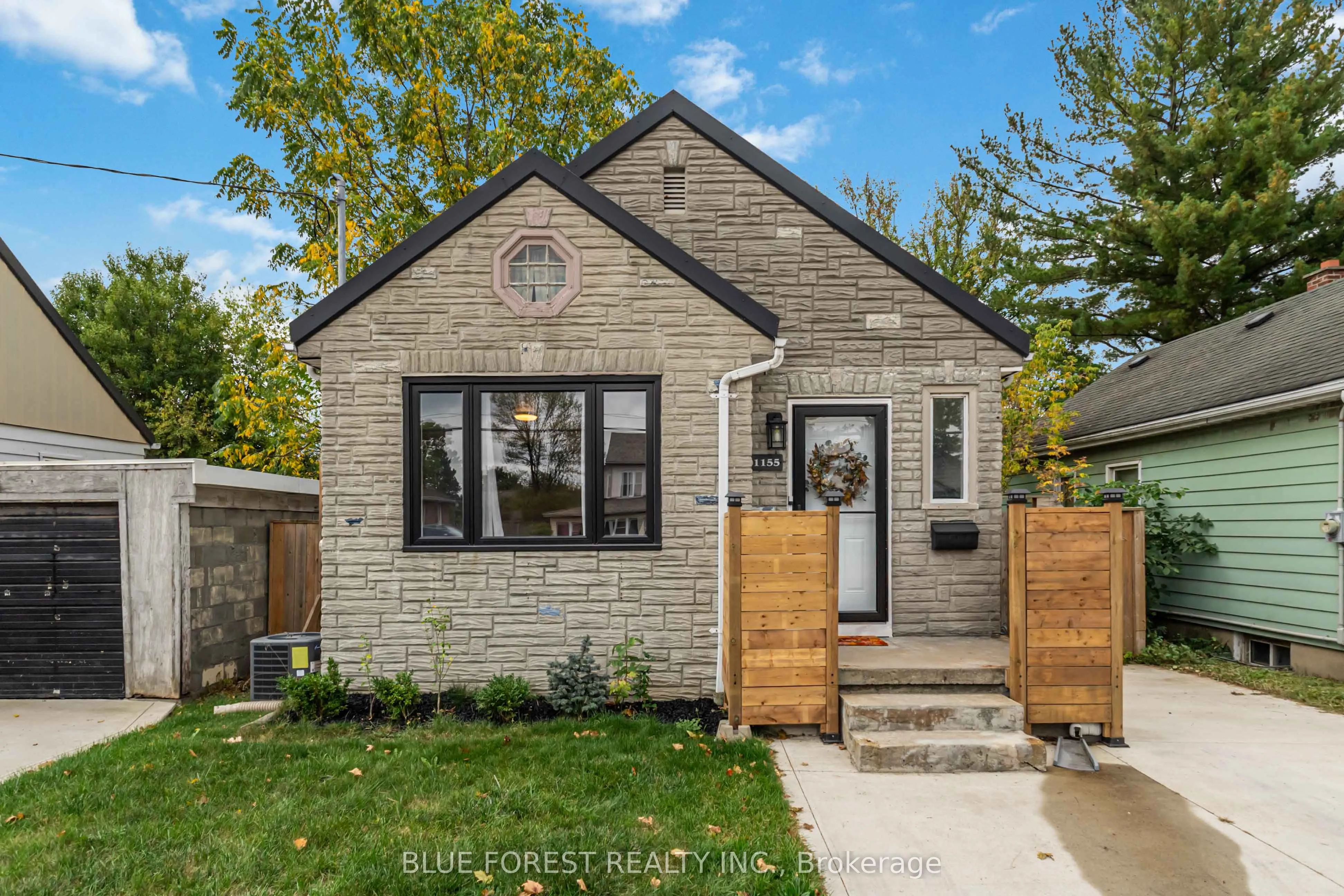 1155 Trafalgar Street