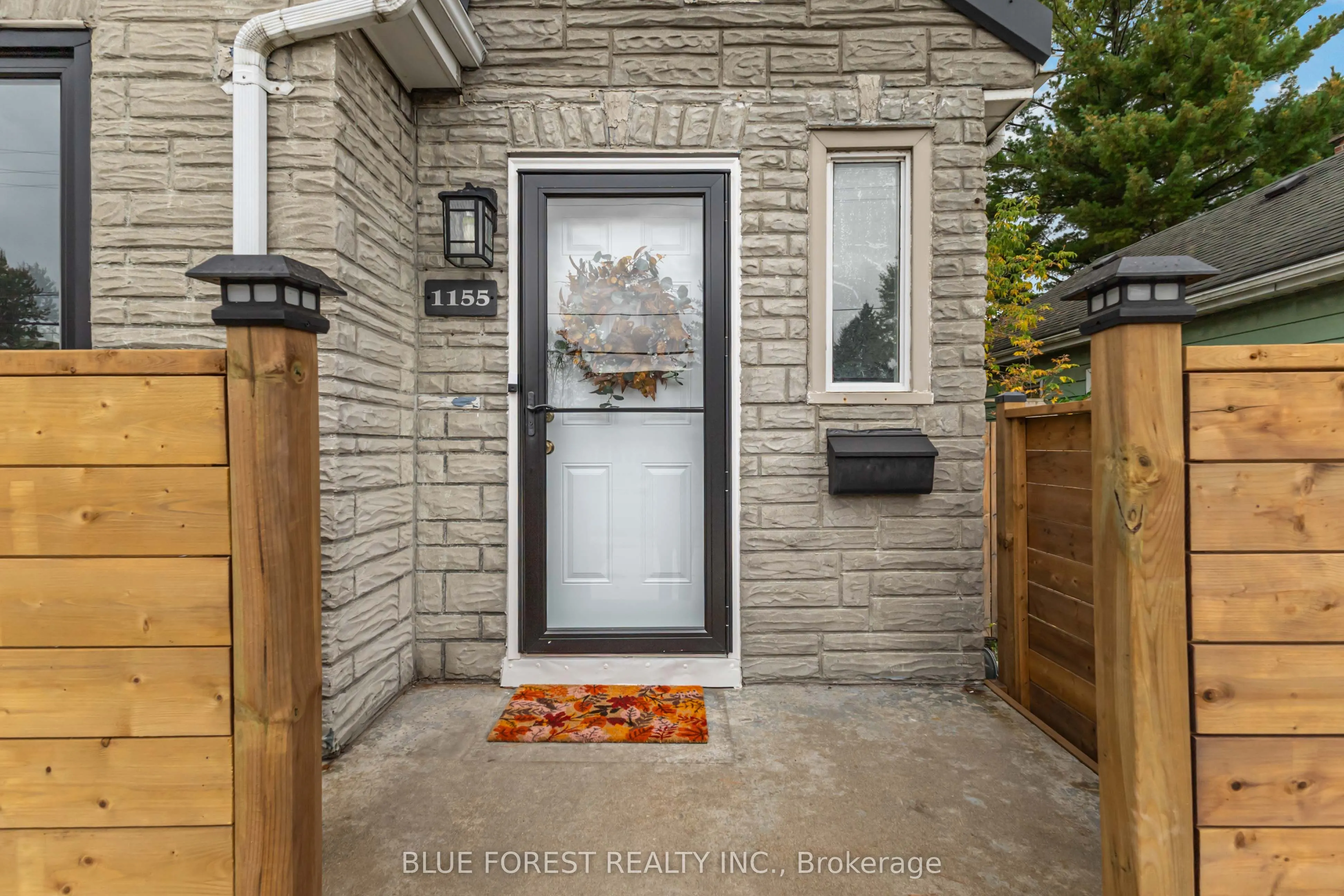 1155 Trafalgar Street