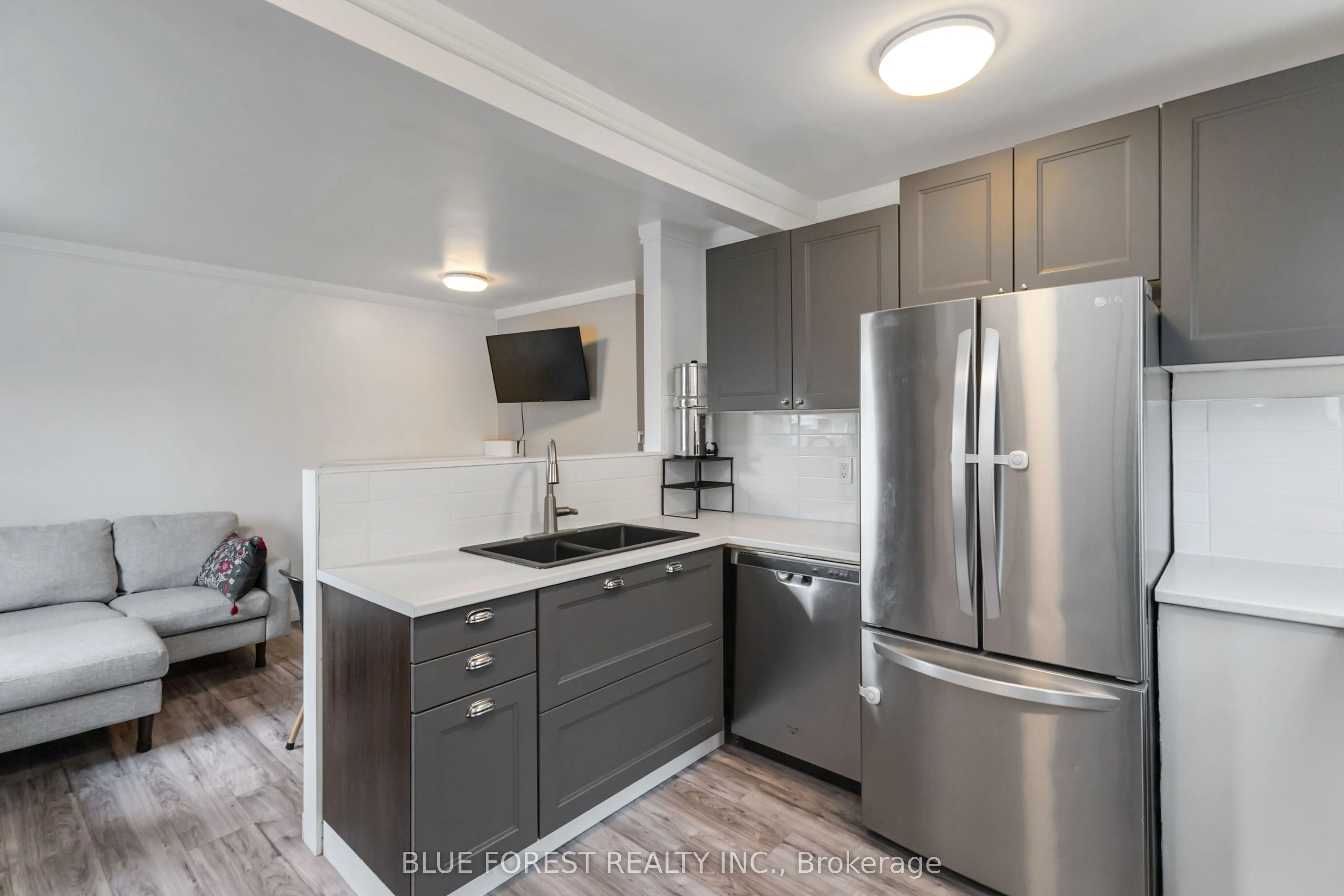 1155 Trafalgar Street