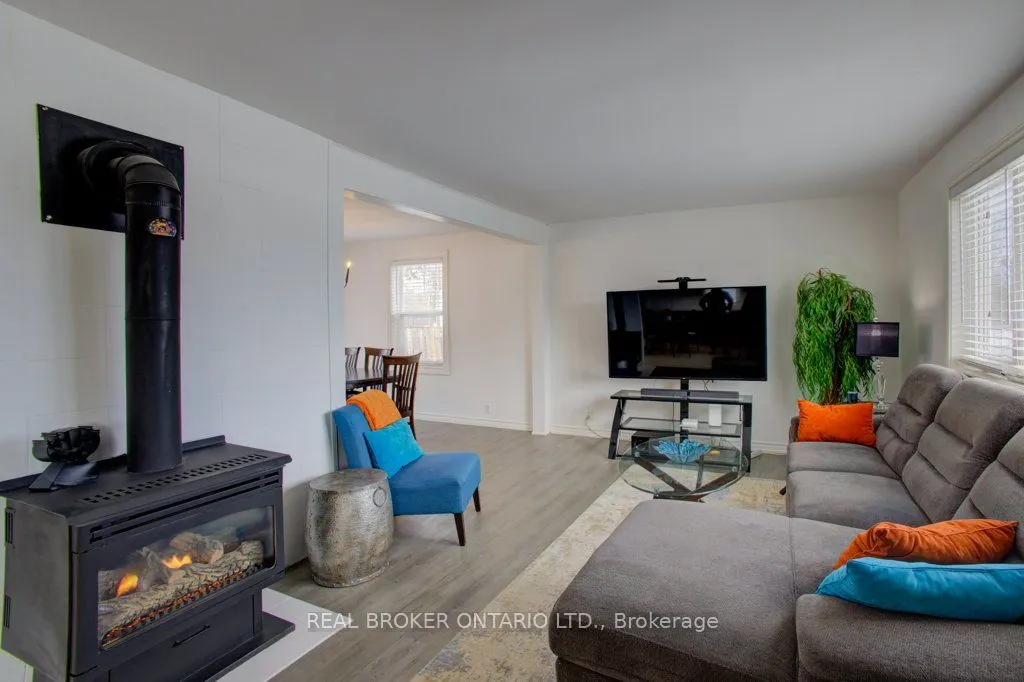 9488 Wellington 124 Road
