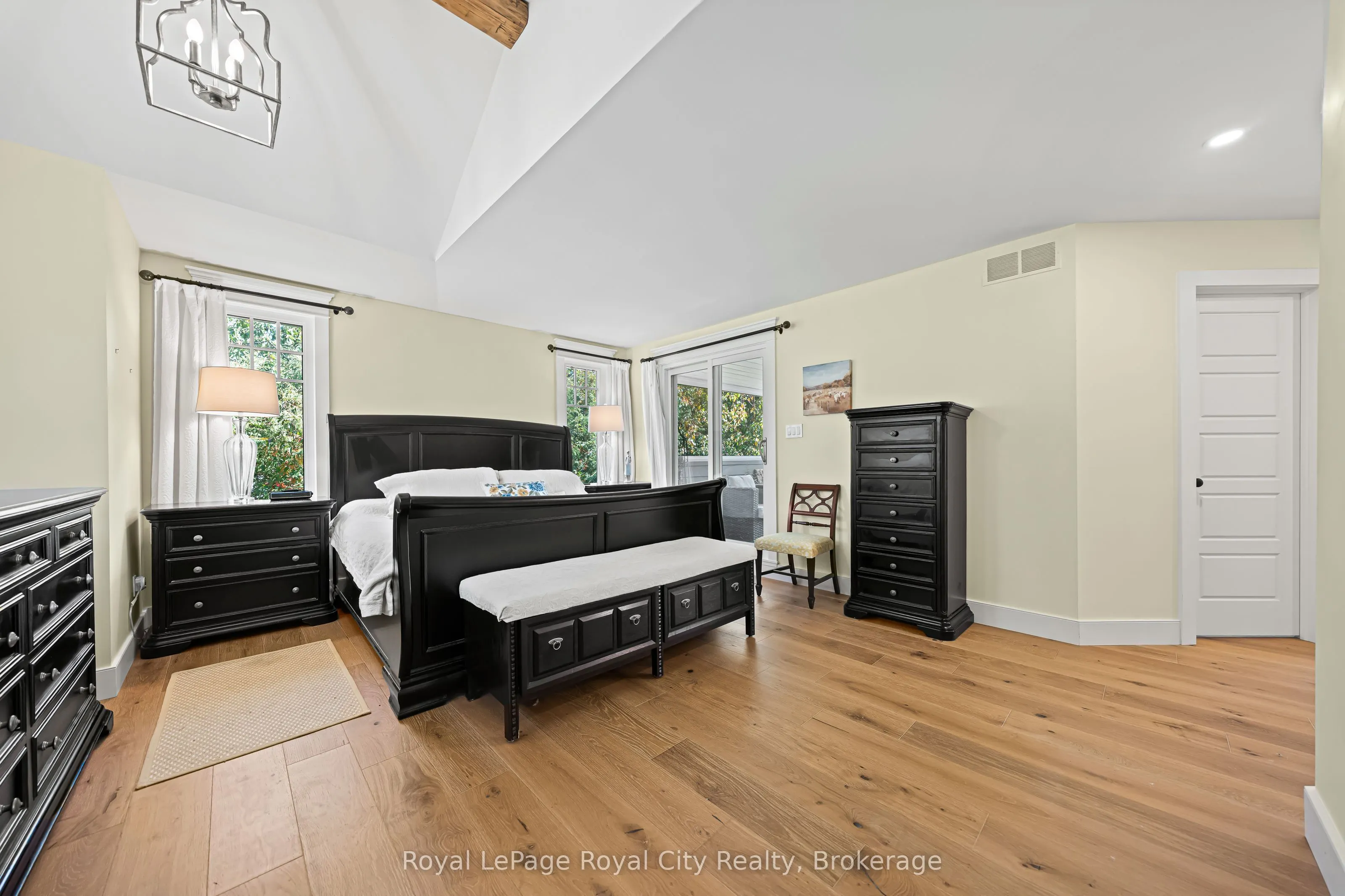 35 Monticello Crescent