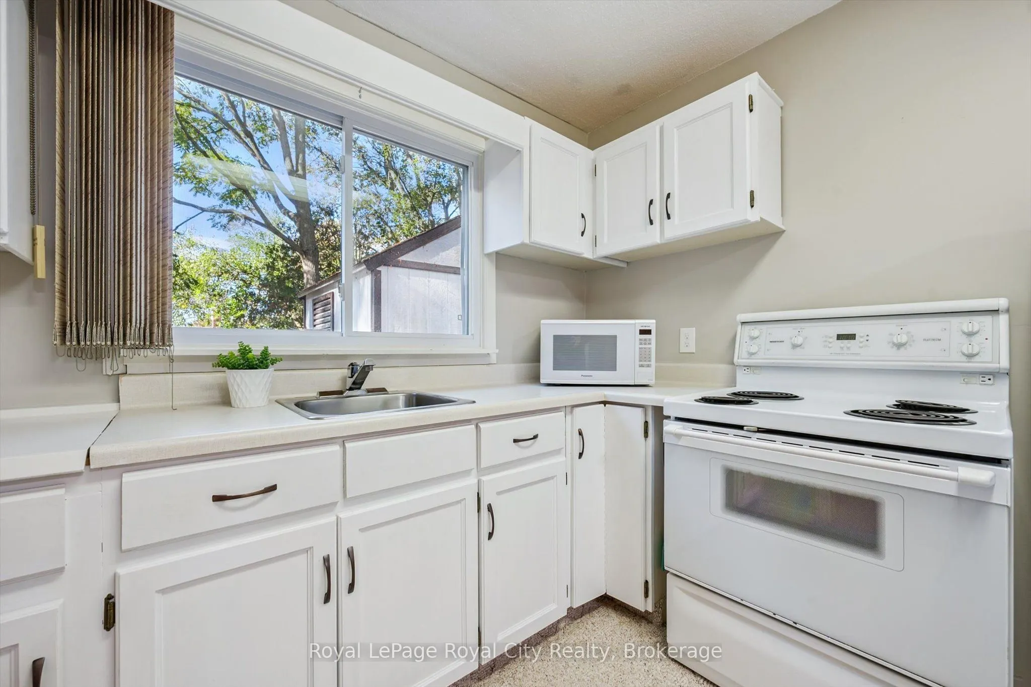 75 Shadybrook Crescent