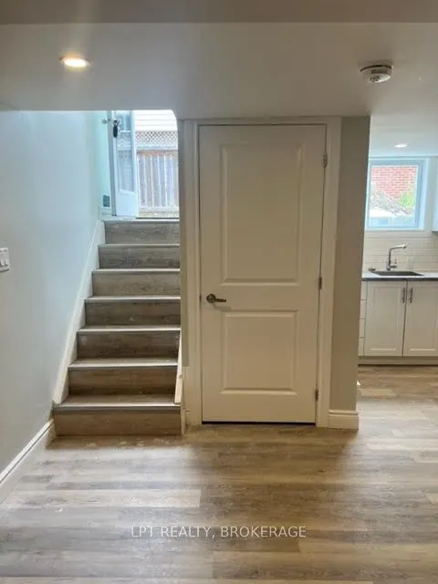 9 Elizabeth Avenue